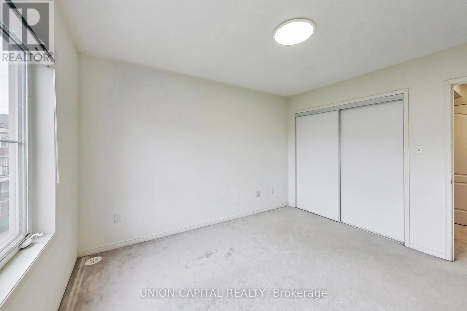4 - 19 HAYS BOULEVARD
