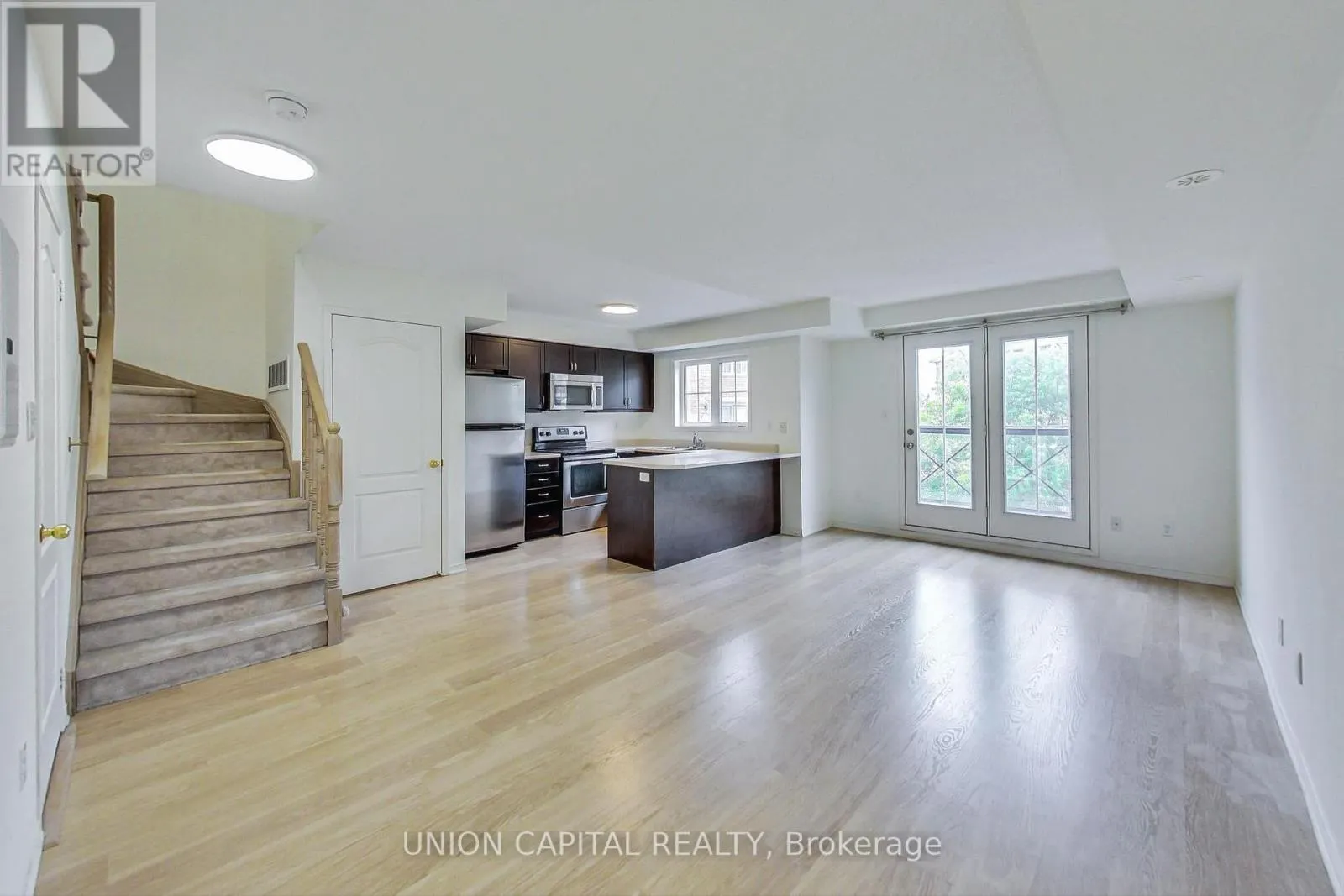 4 - 19 HAYS BOULEVARD