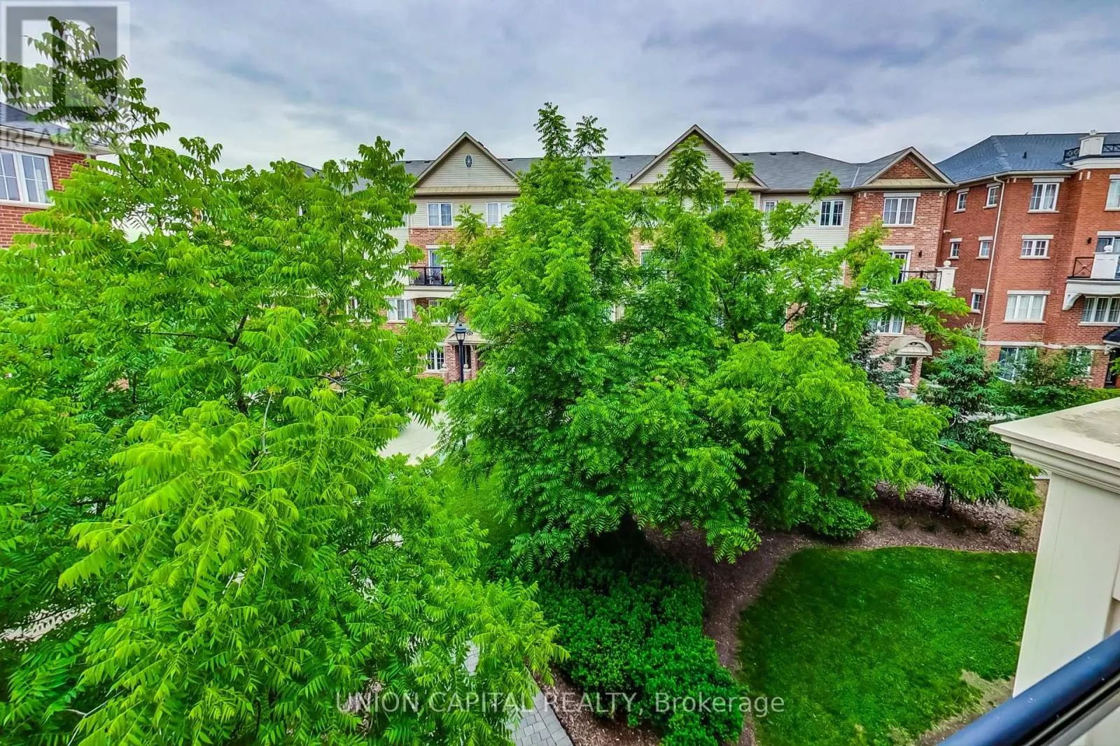 4 - 19 HAYS BOULEVARD