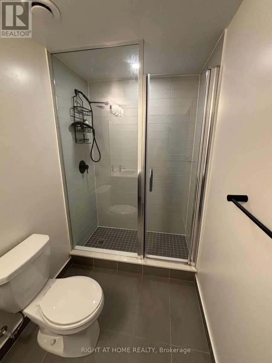 812 - 2300 ST. CLAIR AVENUE W