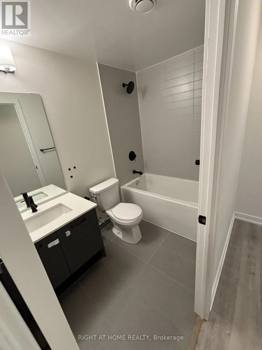 812 - 2300 ST. CLAIR AVENUE W