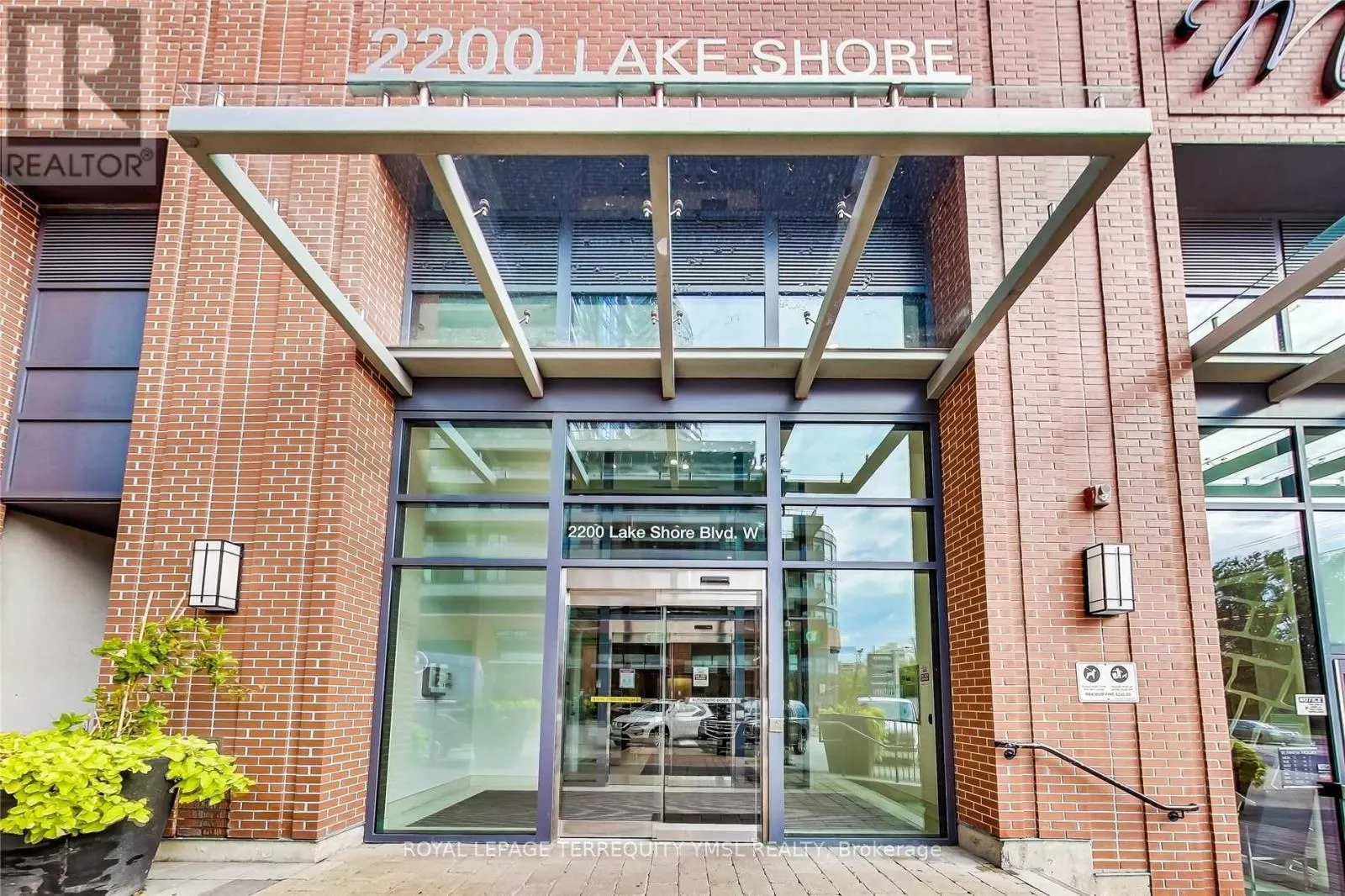2203 - 2200 LAKE SHORE BOULEVARD W