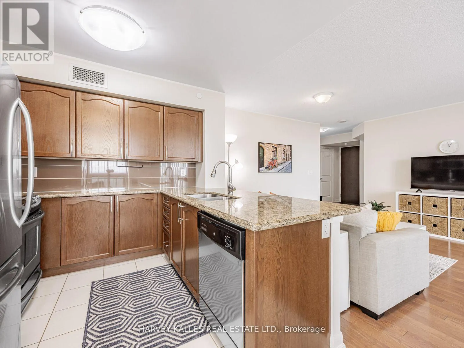 2010 - 205 SHERWAY GARDENS ROAD