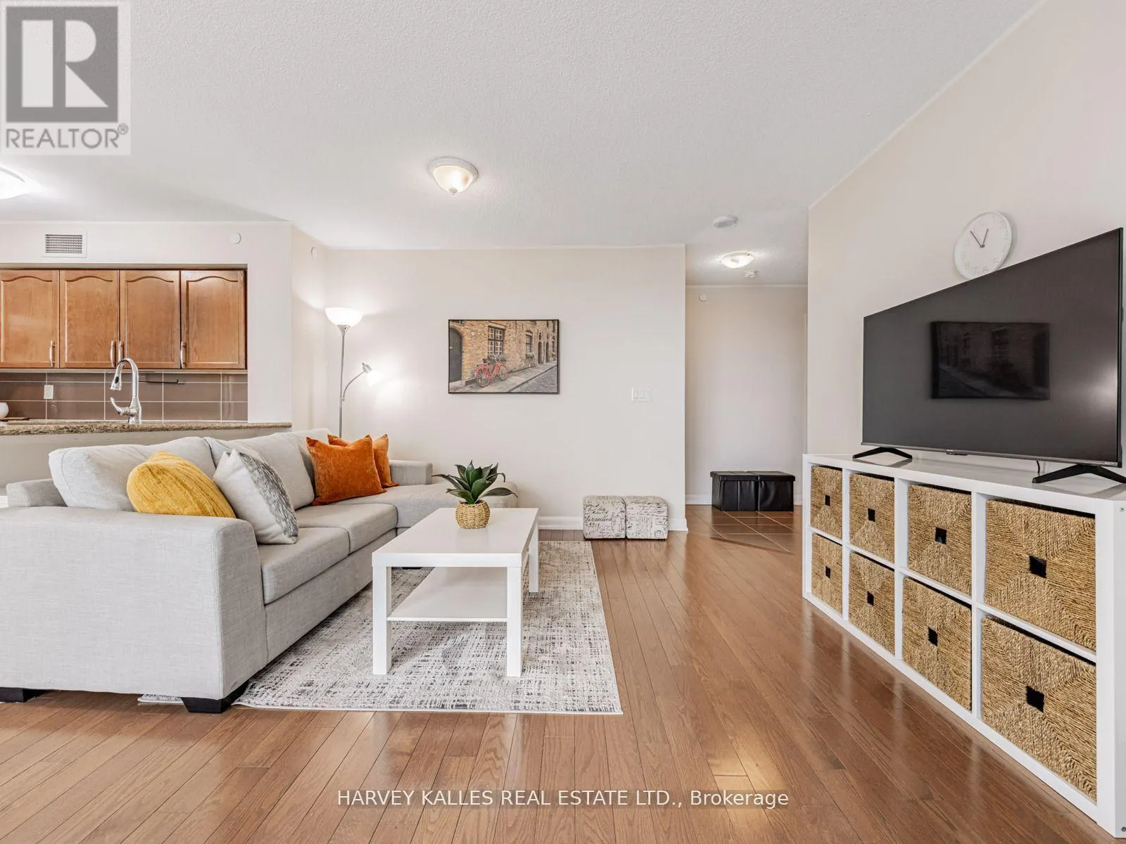 2010 - 205 SHERWAY GARDENS ROAD