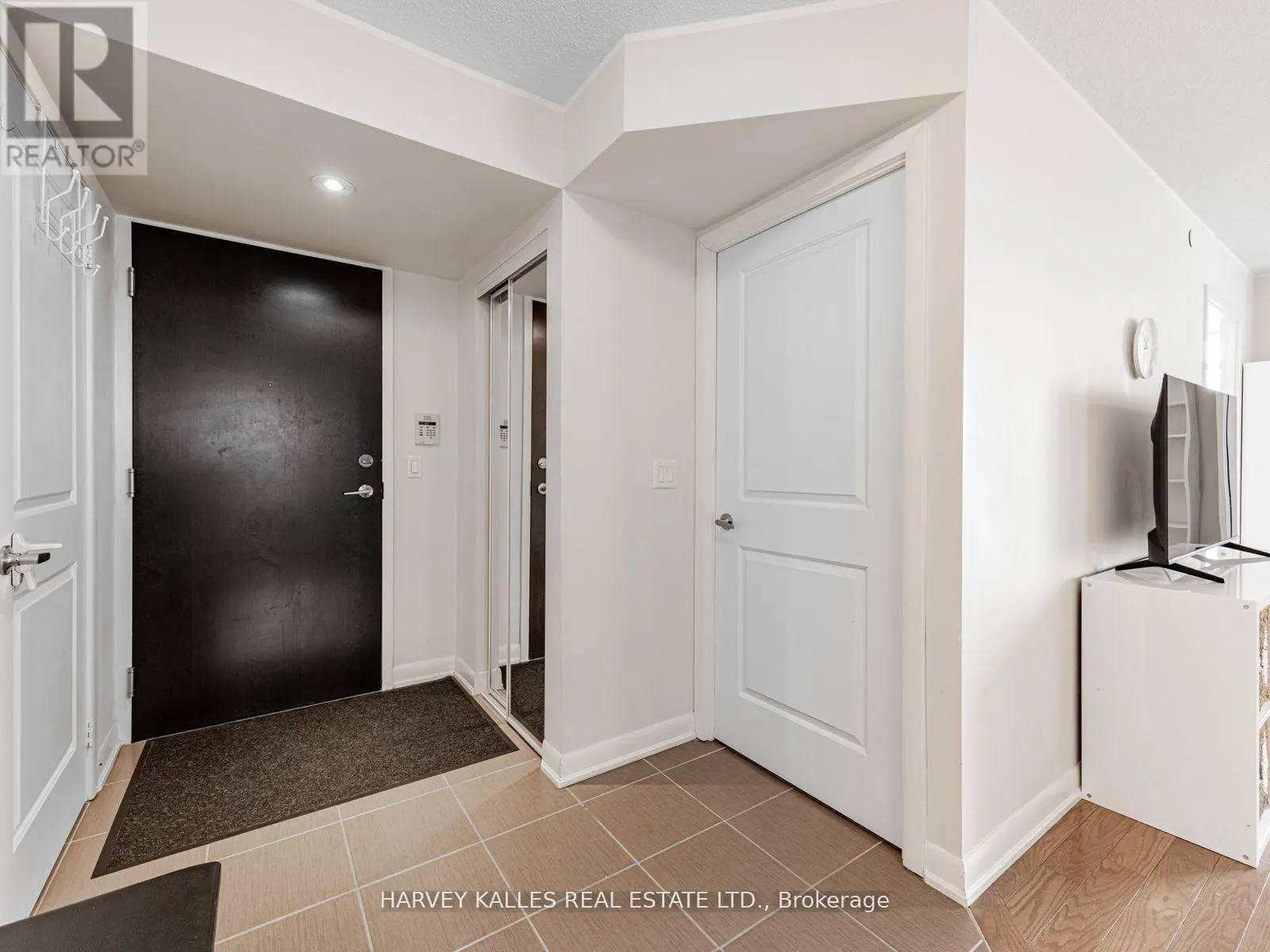 2010 - 205 SHERWAY GARDENS ROAD