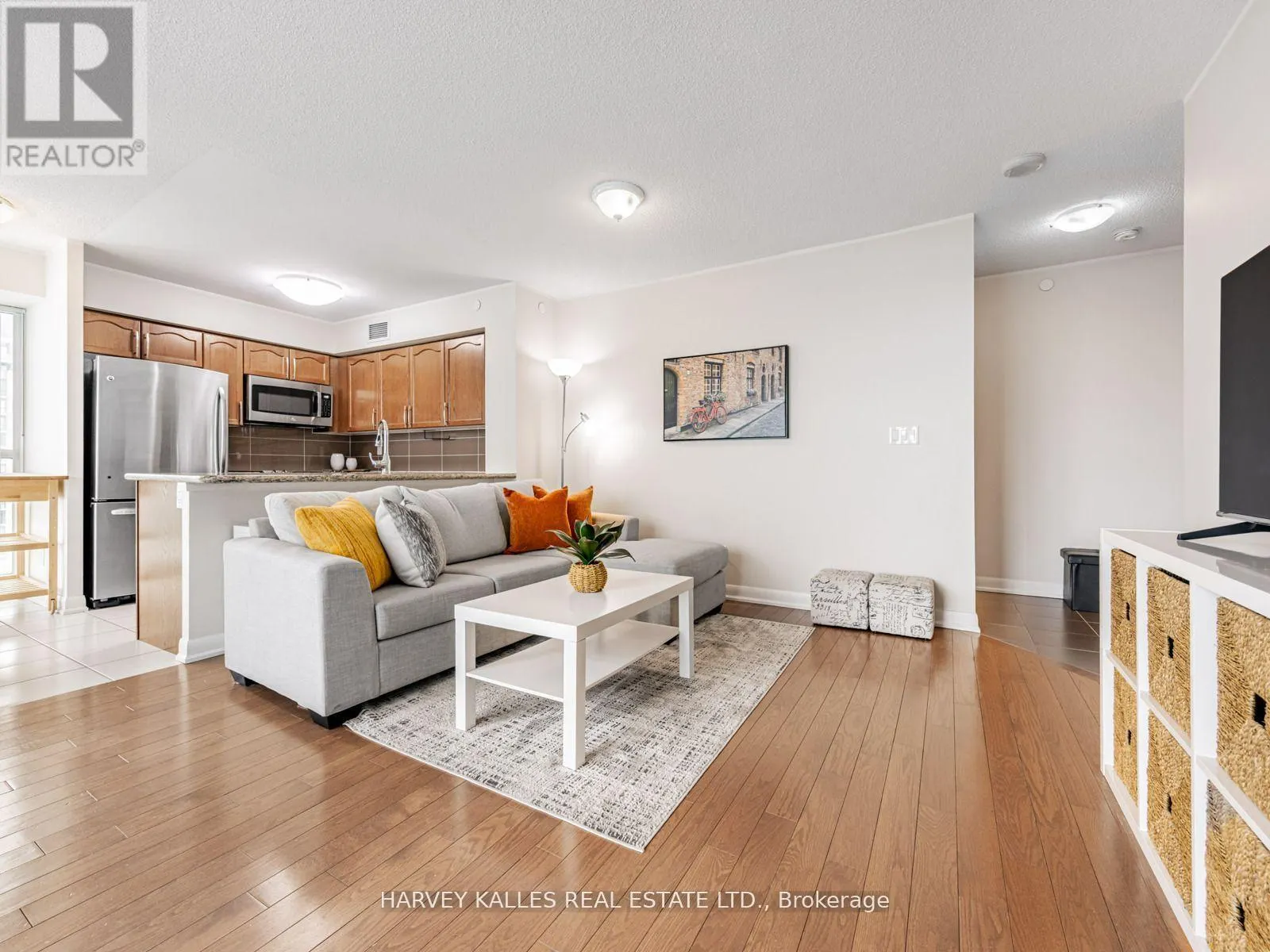 2010 - 205 SHERWAY GARDENS ROAD