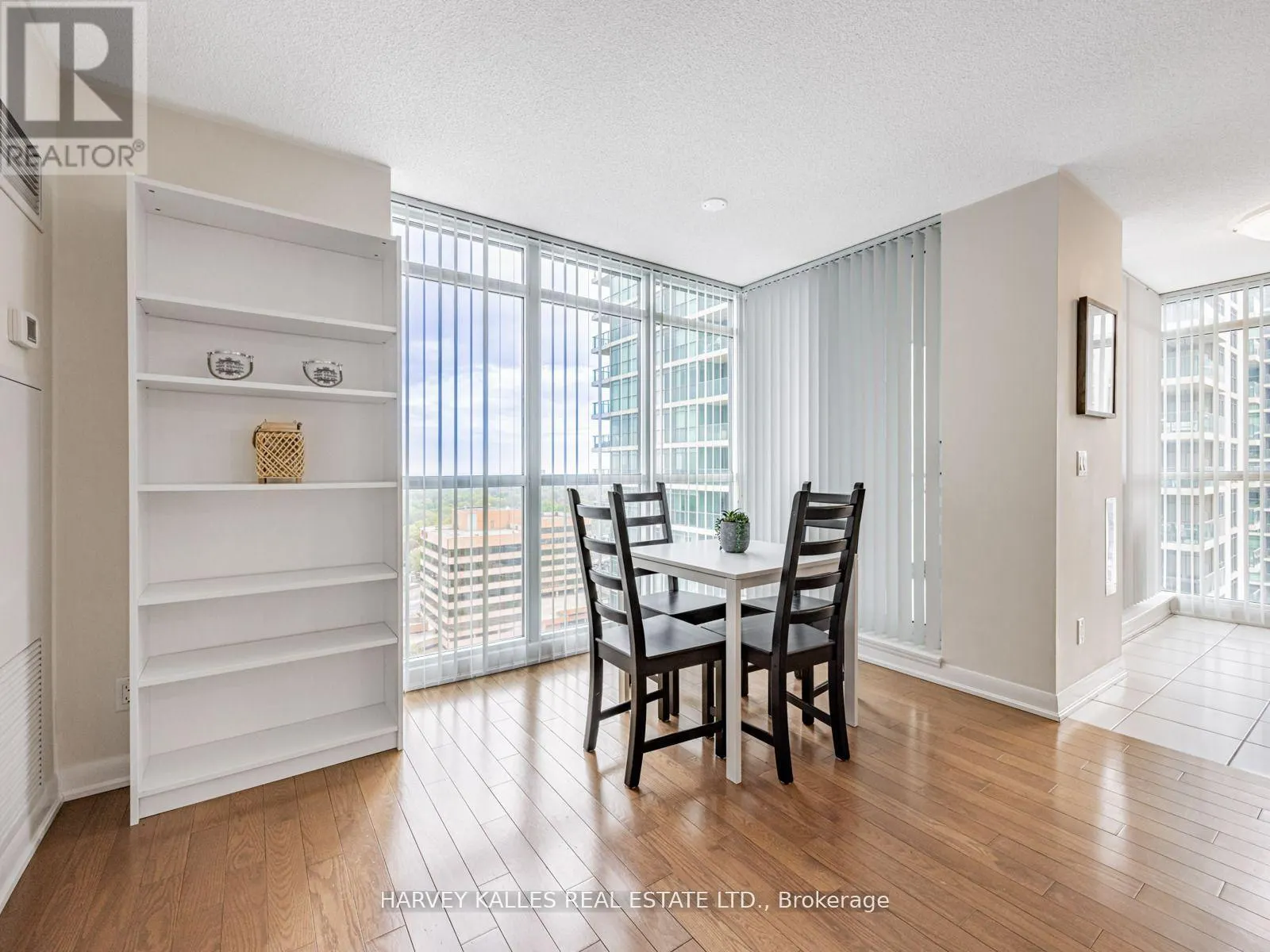 2010 - 205 SHERWAY GARDENS ROAD