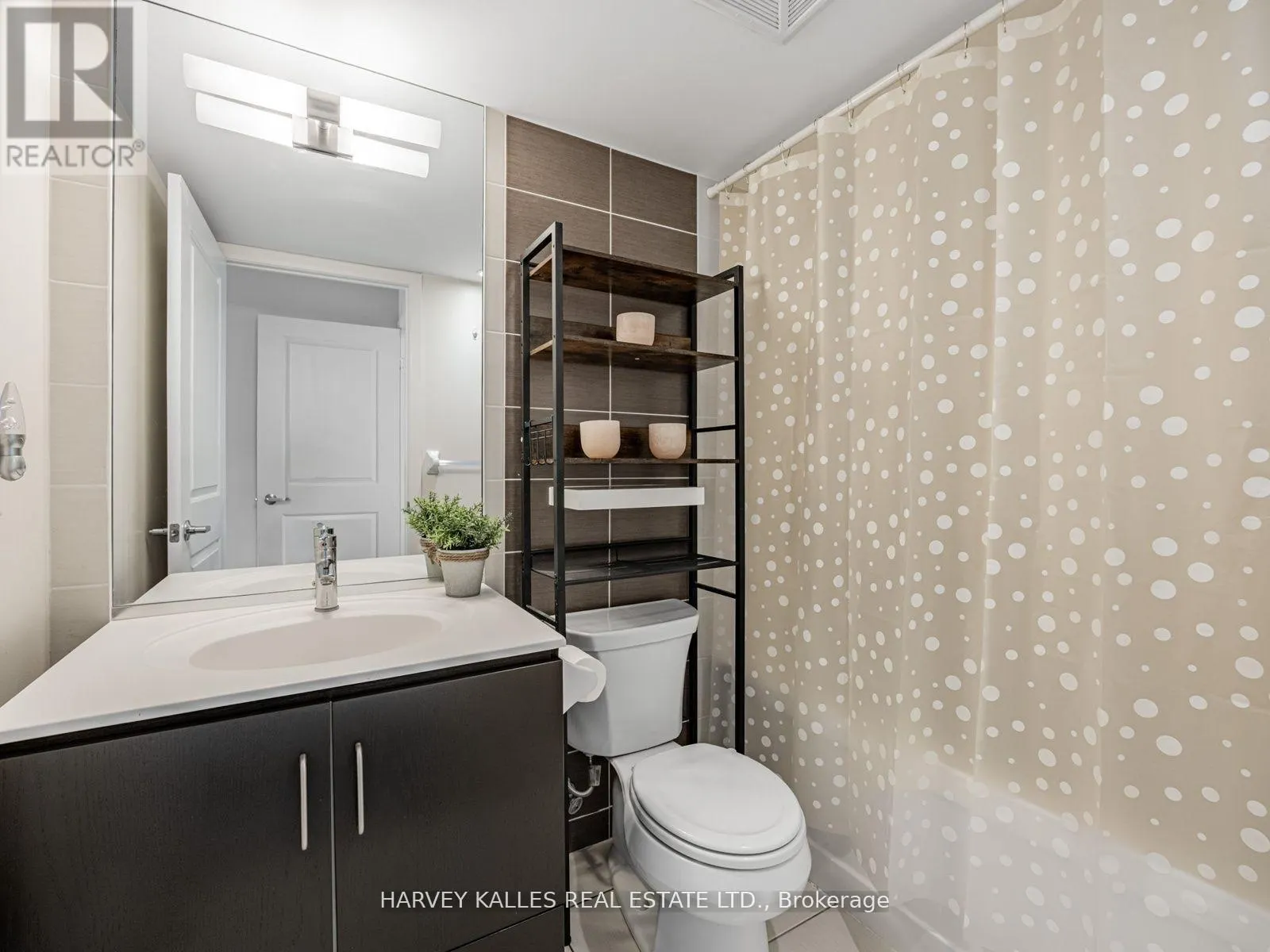 2010 - 205 SHERWAY GARDENS ROAD