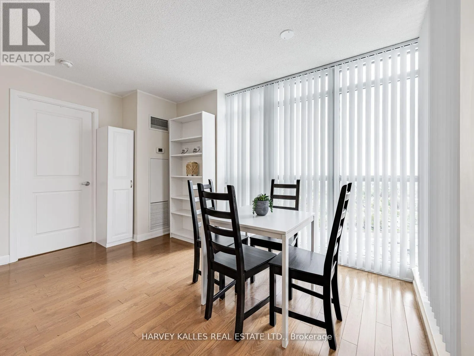 2010 - 205 SHERWAY GARDENS ROAD