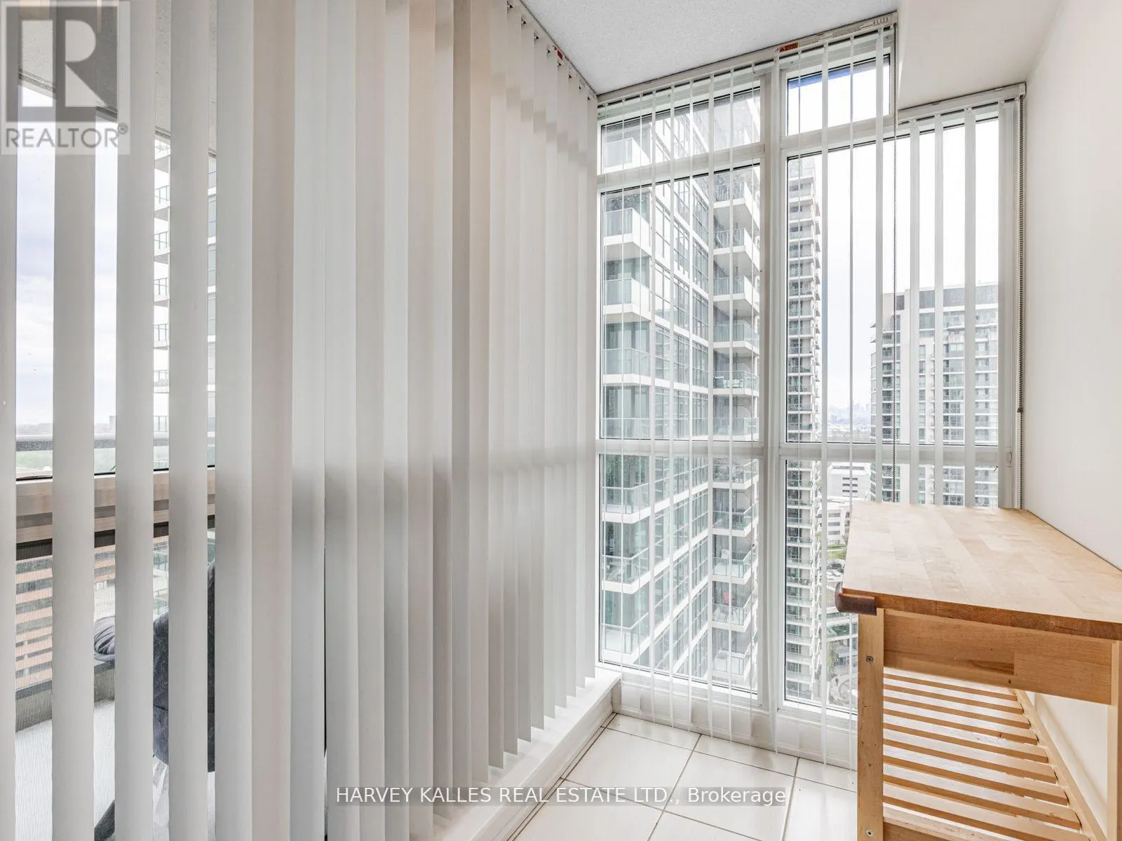 2010 - 205 SHERWAY GARDENS ROAD
