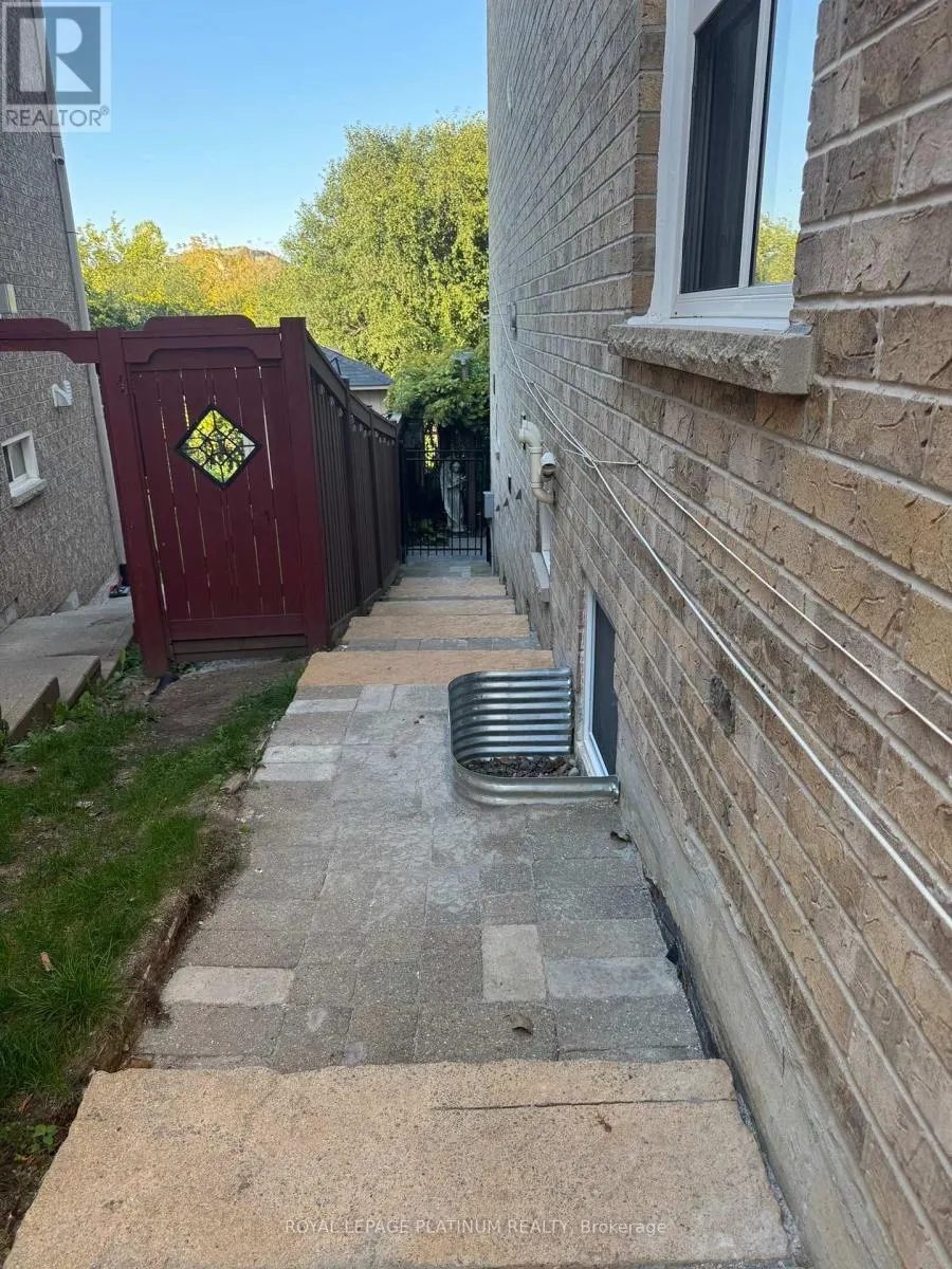21 FRESHSPRING DRIVE