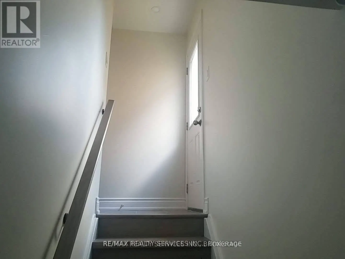 LOWER - 16 LADY EVELYN CRESCENT