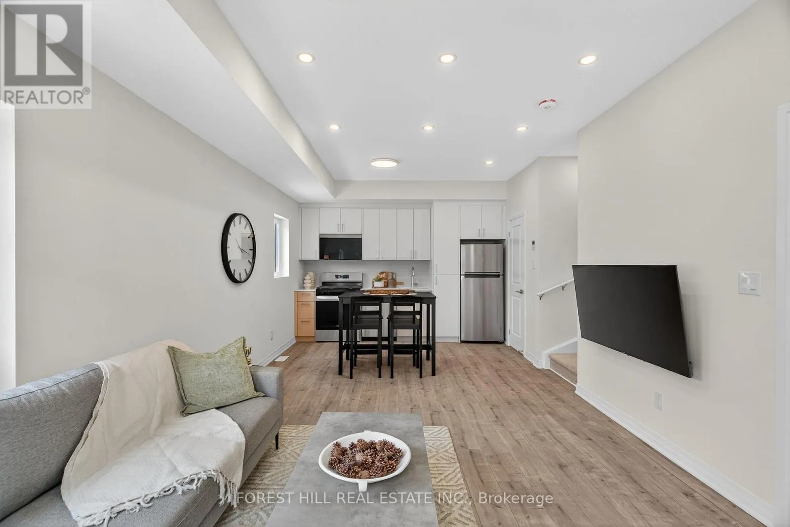 A - 52 ALBRIGHT AVENUE