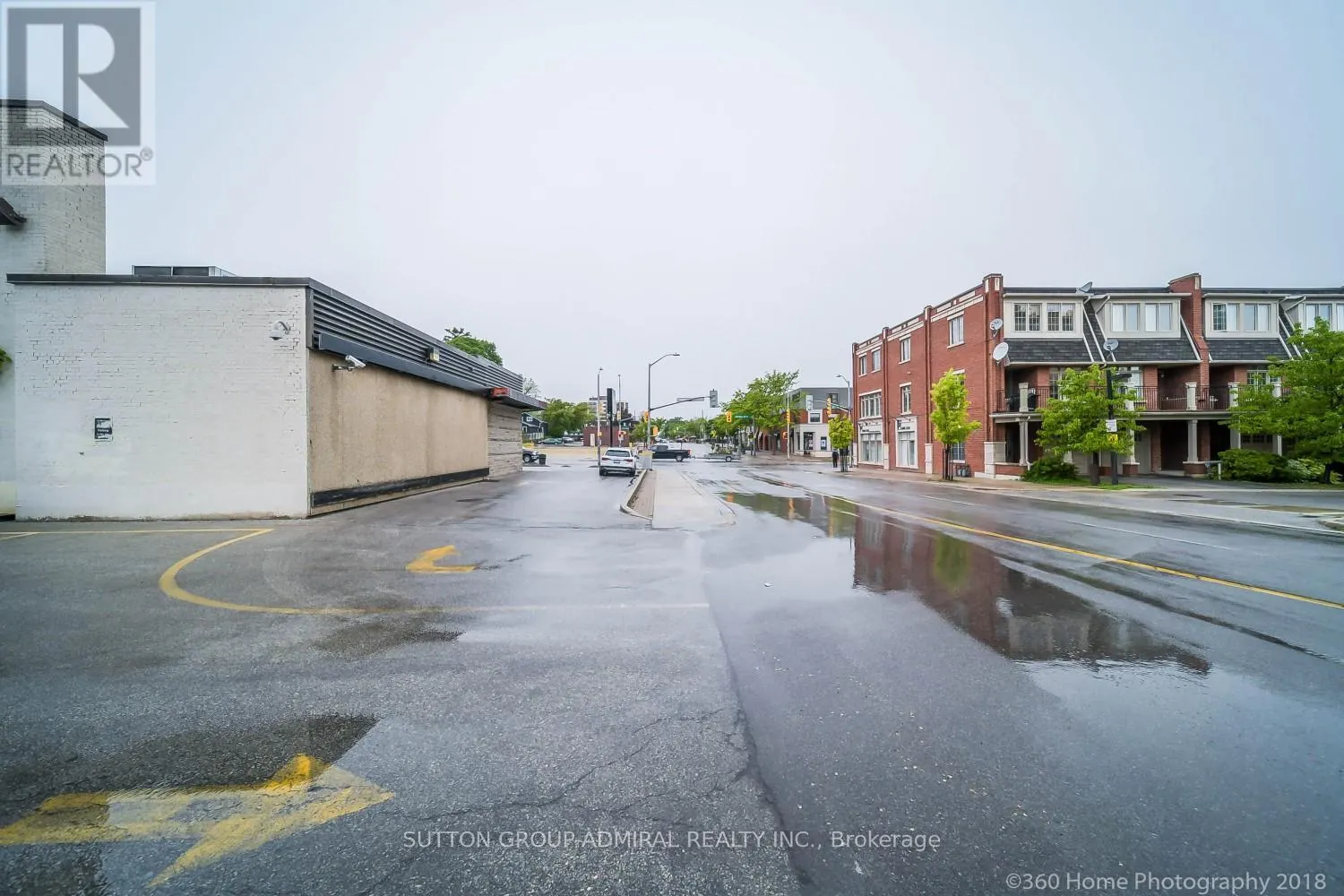 104 LAKESHORE ROAD W