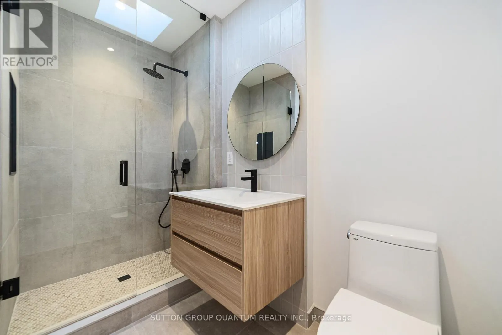 GARDEN SUITE - 156 MAVETY STREET