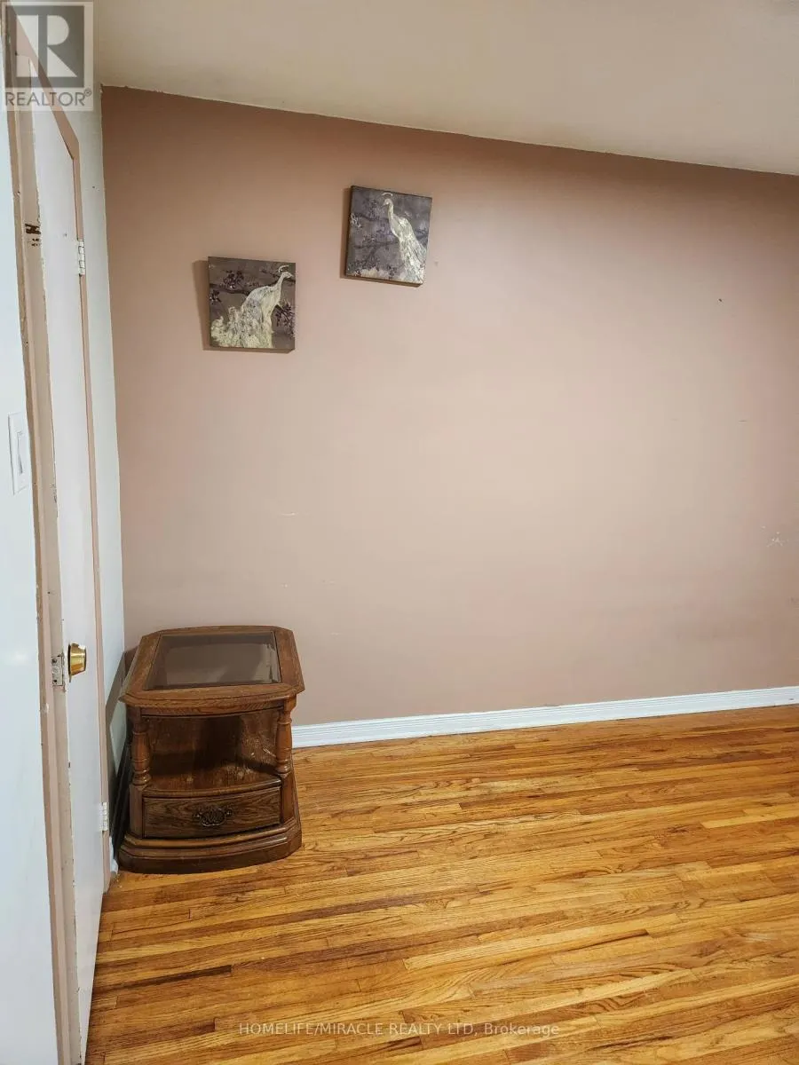 49 ELMVALE CRESCENT