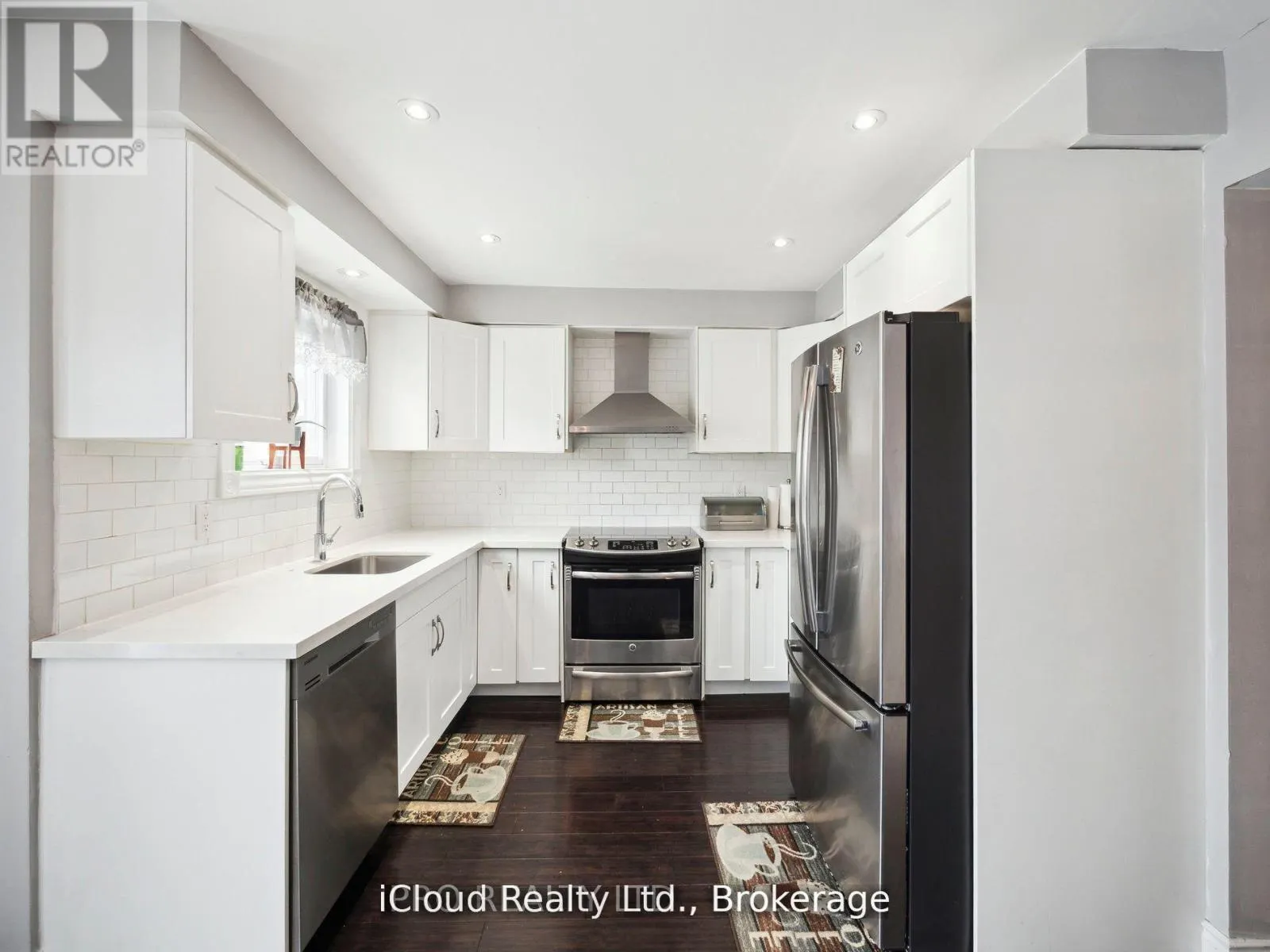 424 JAY CRESCENT