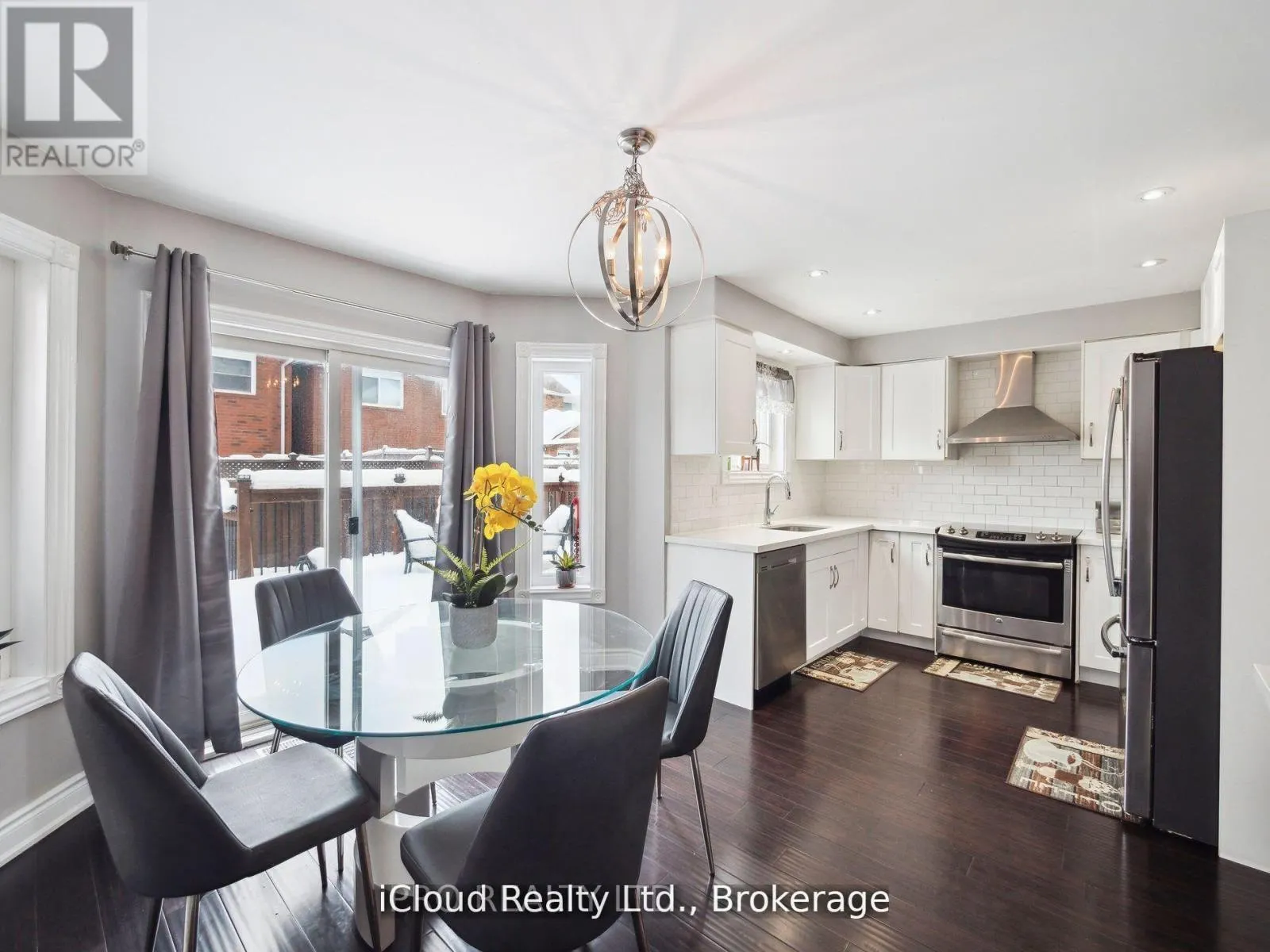 424 JAY CRESCENT