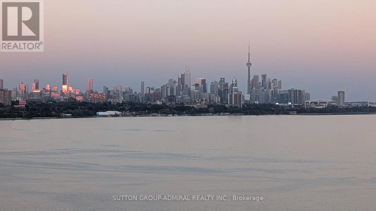 PH12 - 39 ANNIE CRAIG DRIVE