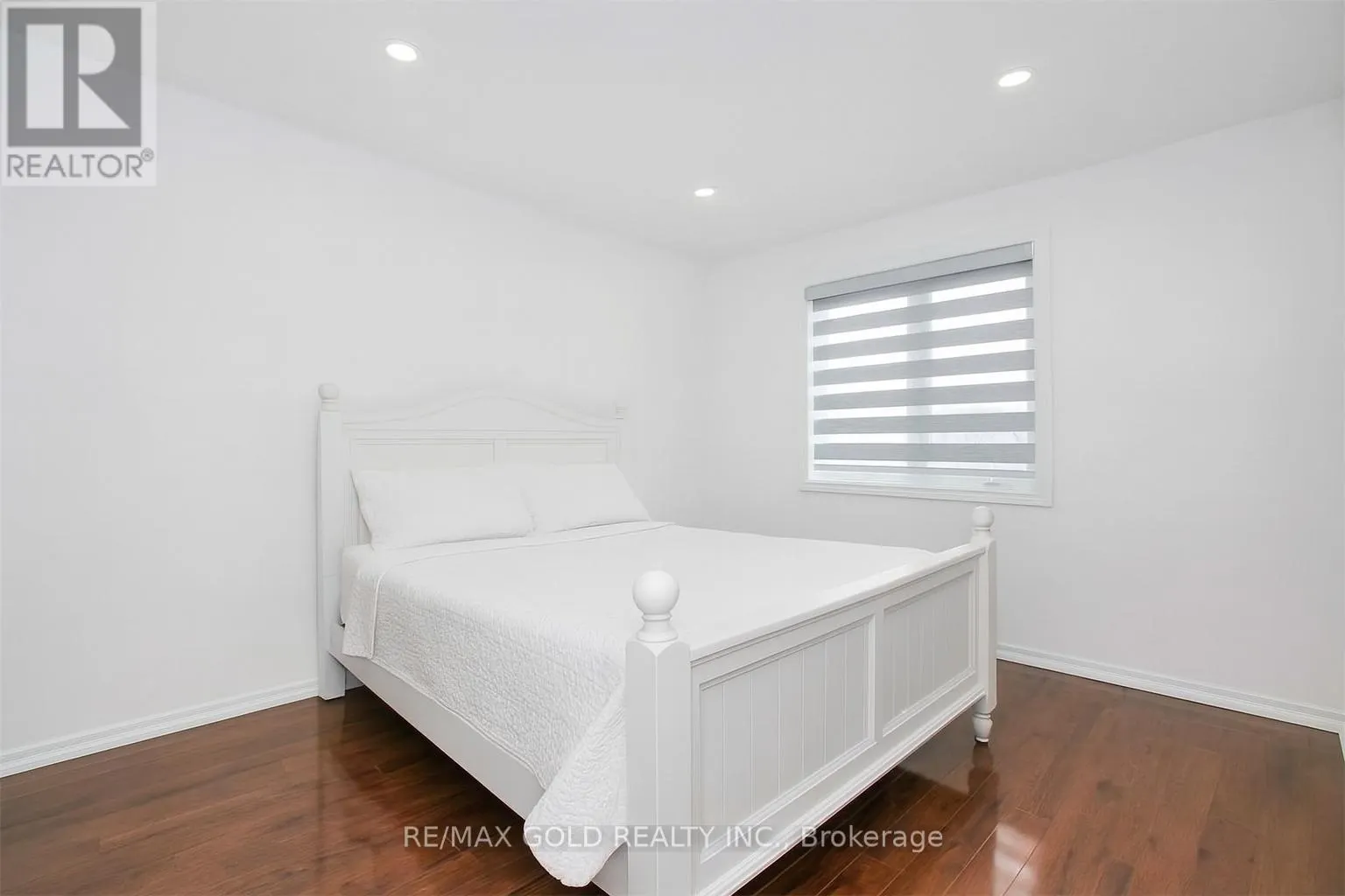 2 HETHERINGTON PLACE