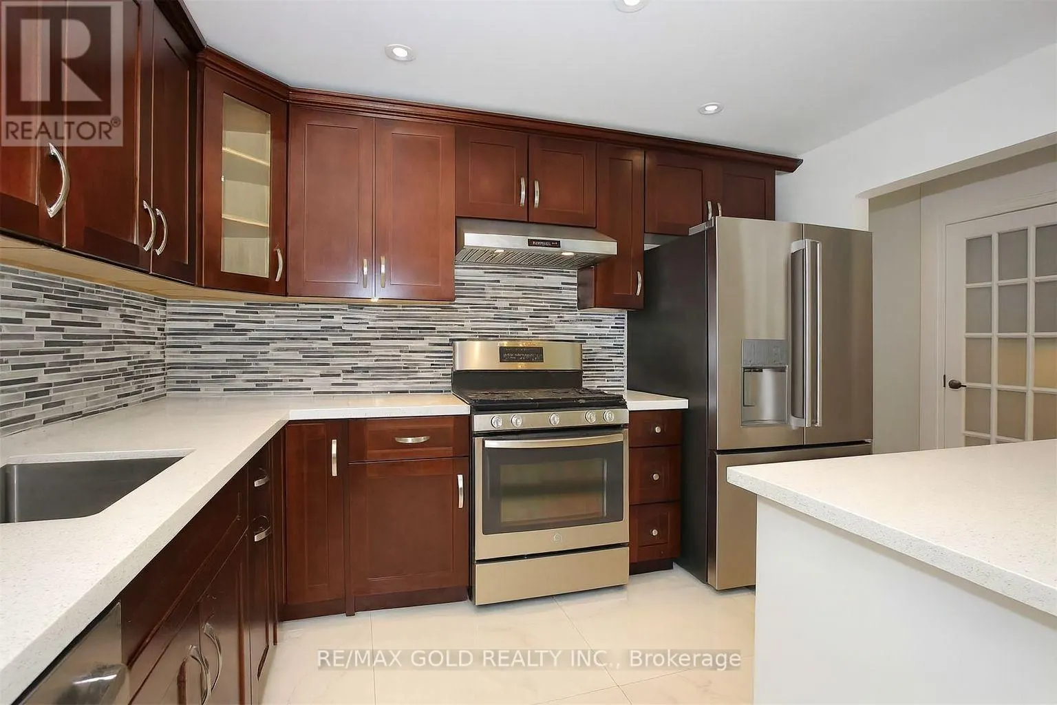 2 HETHERINGTON PLACE