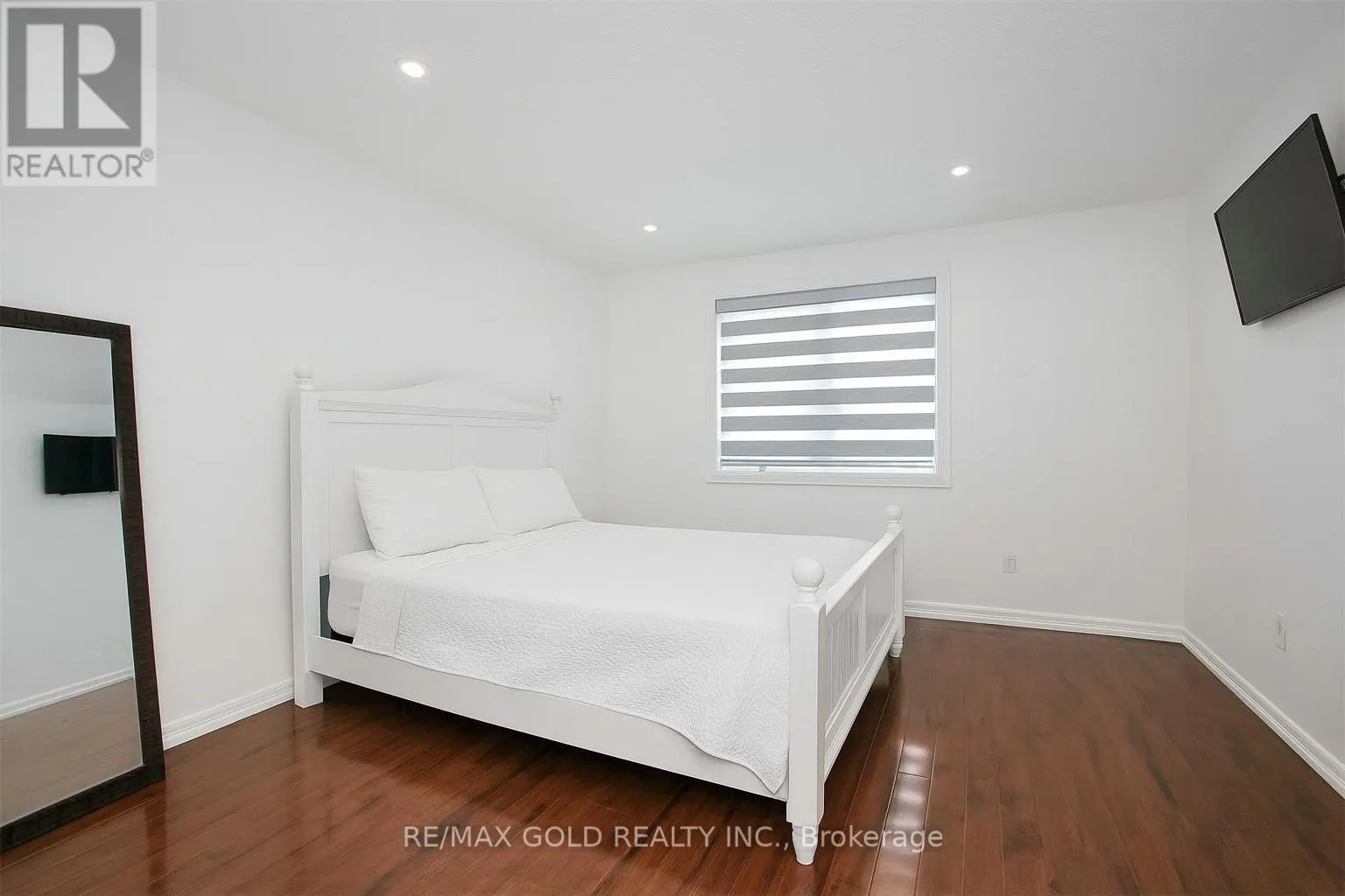 2 HETHERINGTON PLACE