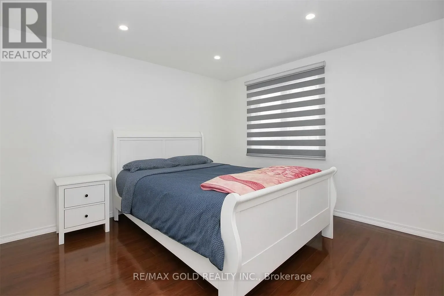 2 HETHERINGTON PLACE
