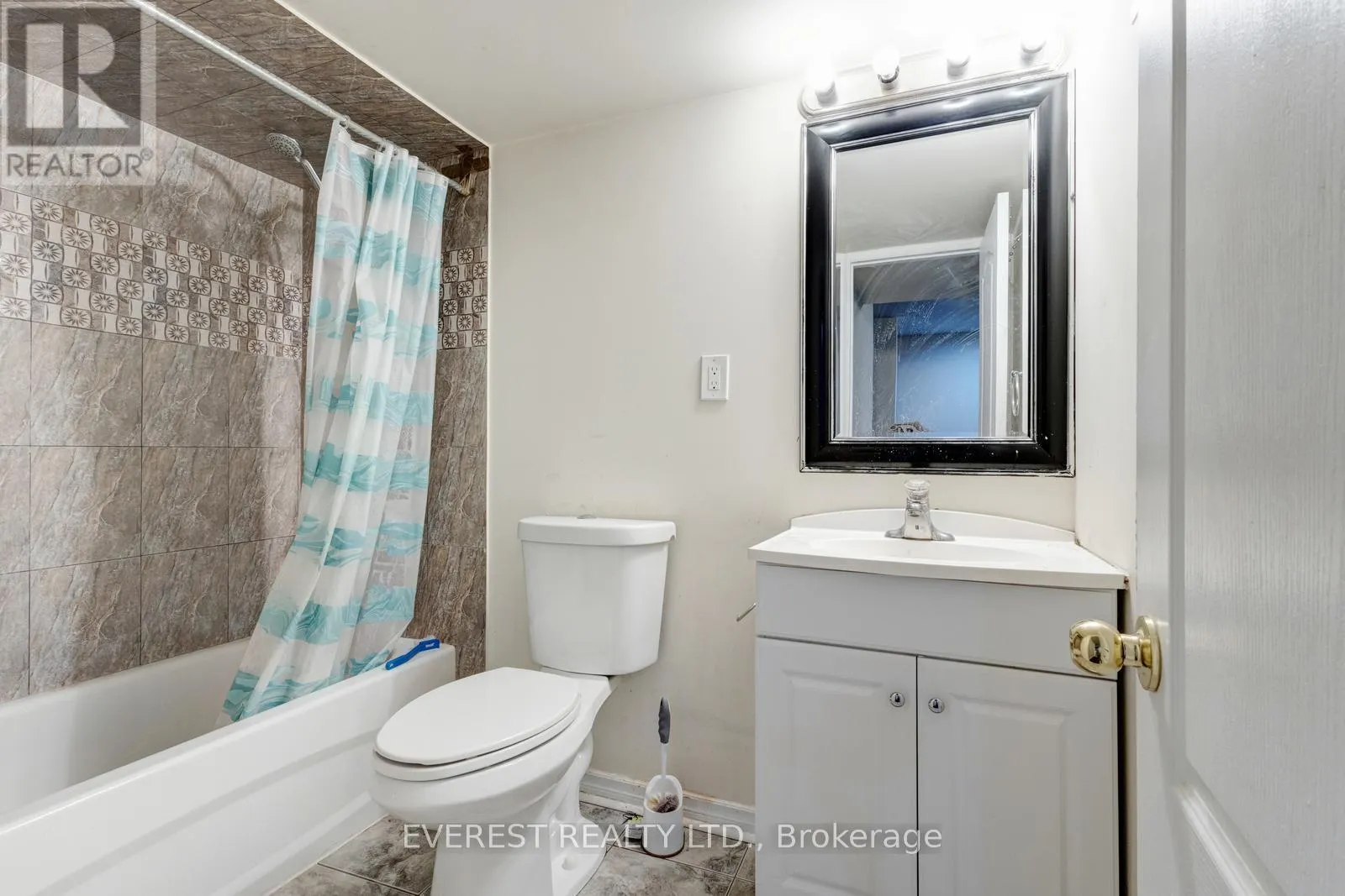 5172 NESTLING GROVE