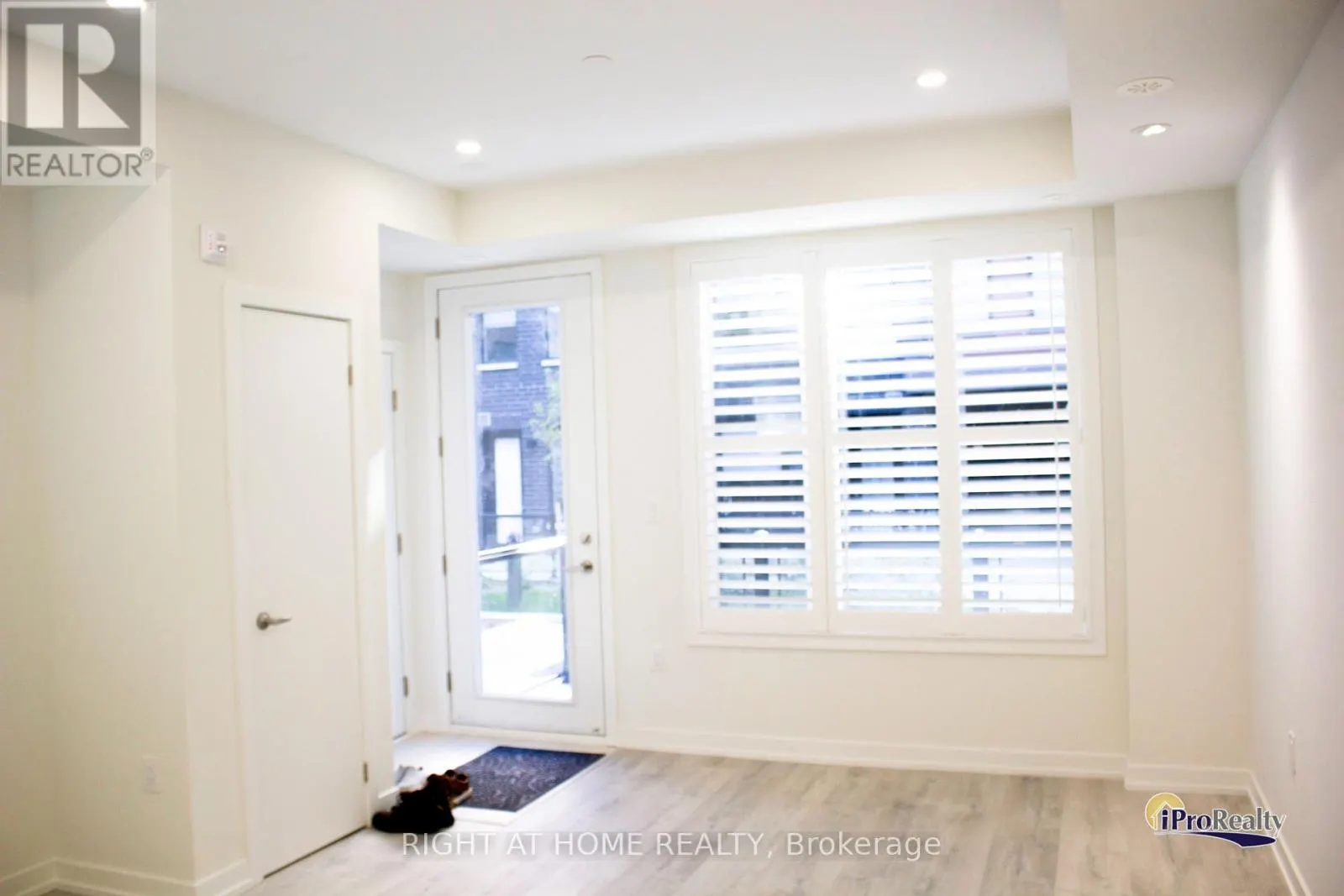 30 - 3550 COLONIAL DRIVE