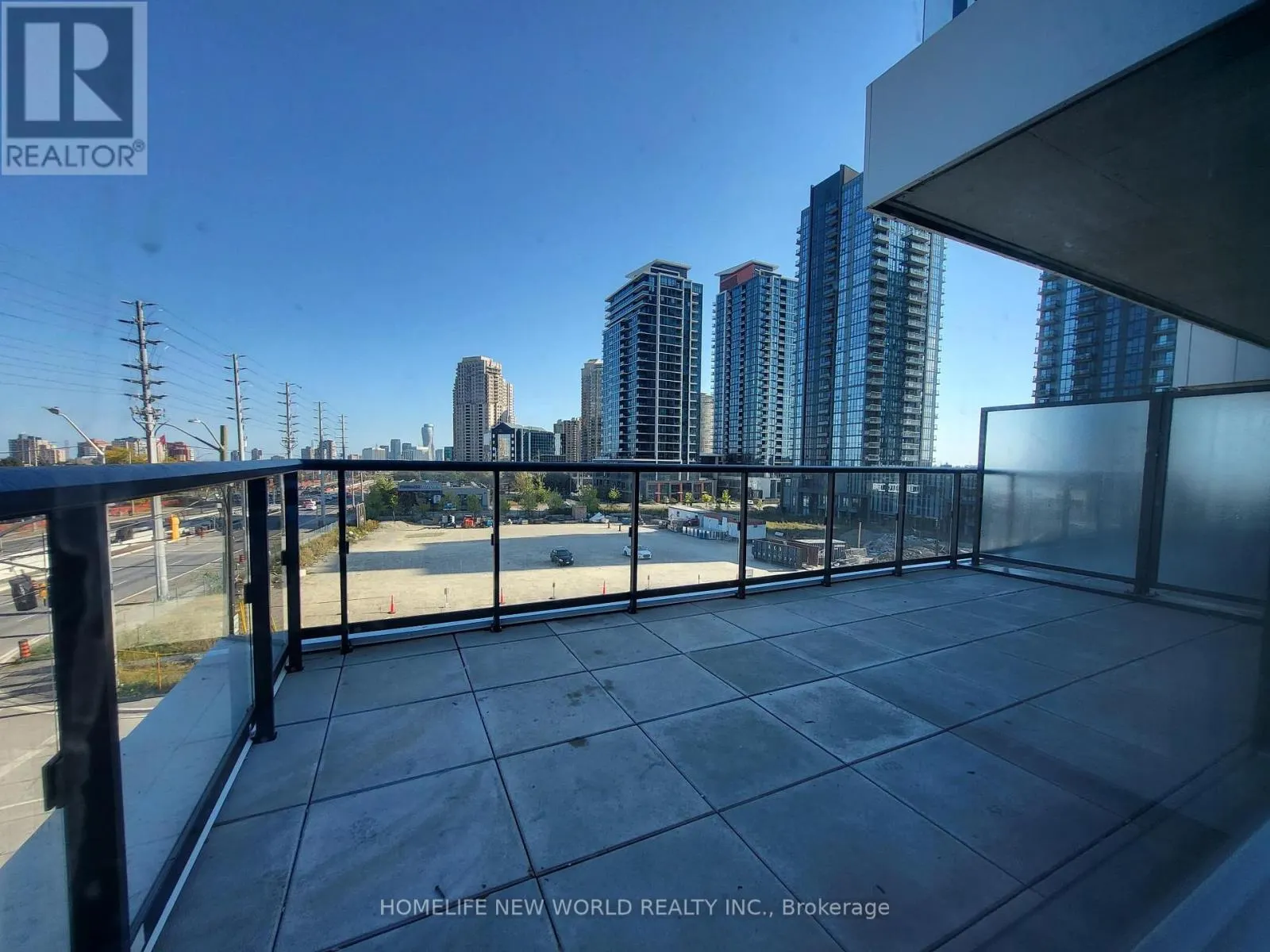 302 - 15 WATERGARDEN DRIVE