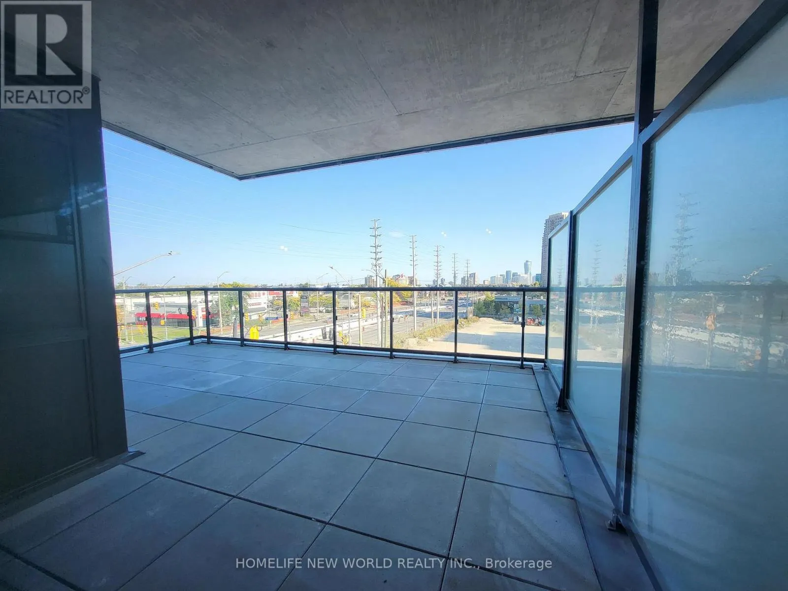 302 - 15 WATERGARDEN DRIVE