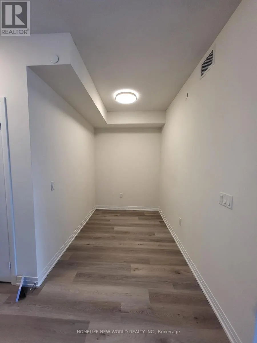 302 - 15 WATERGARDEN DRIVE