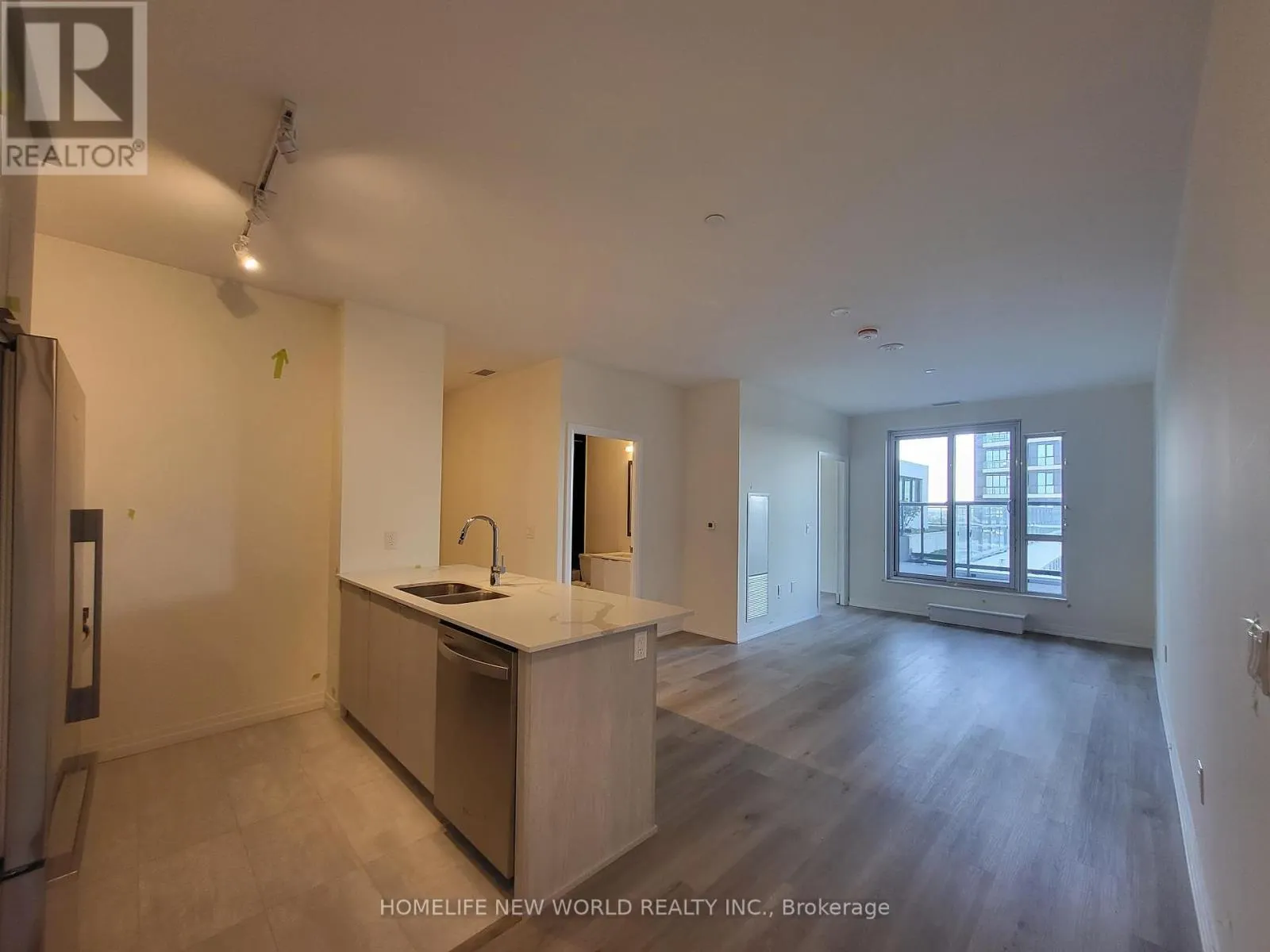 705 - 15 WATERGARDEN DRIVE
