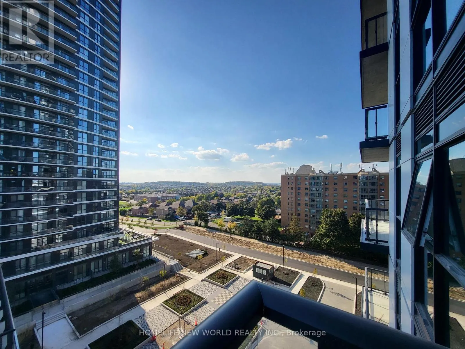 705 - 15 WATERGARDEN DRIVE