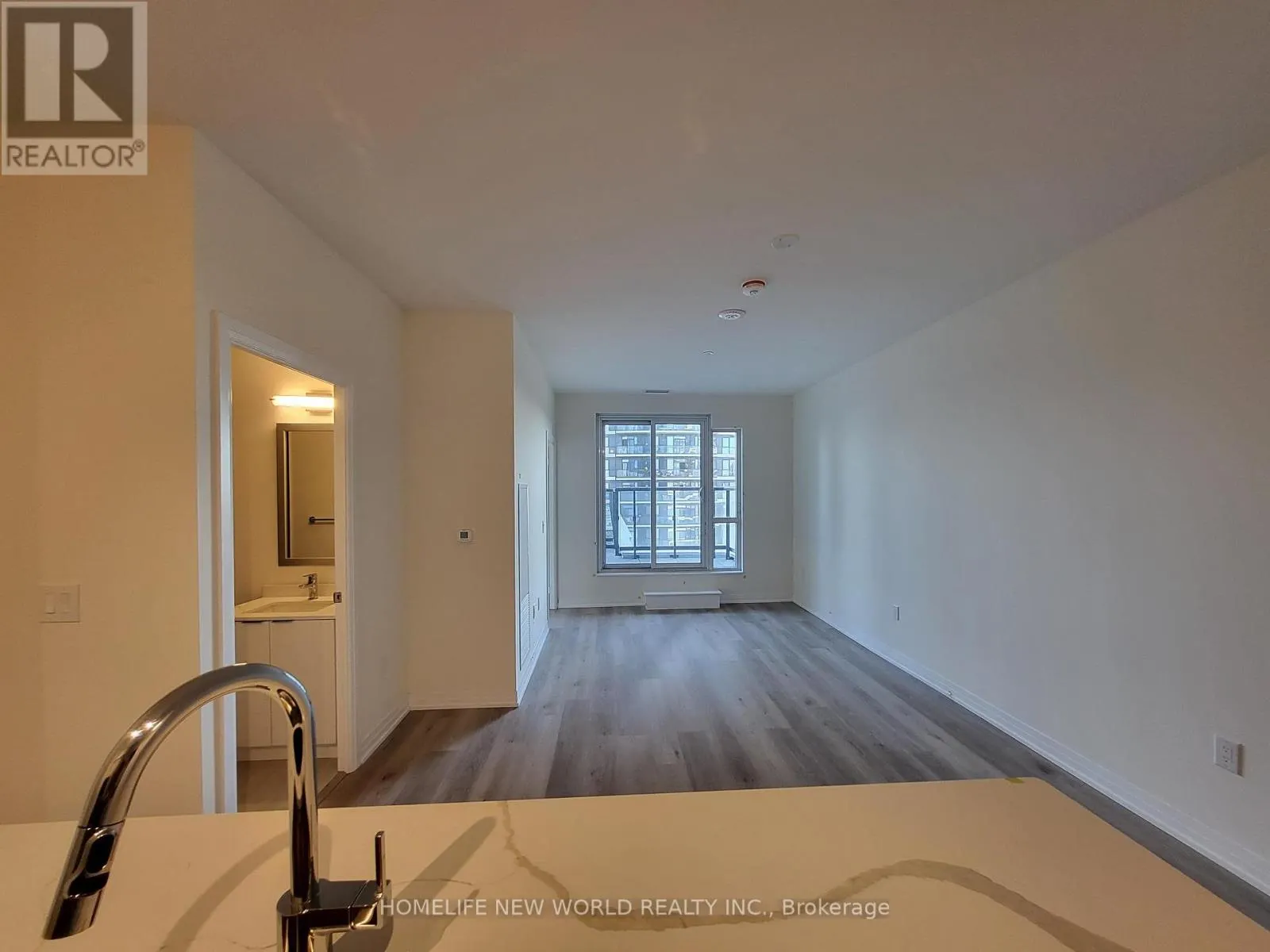705 - 15 WATERGARDEN DRIVE