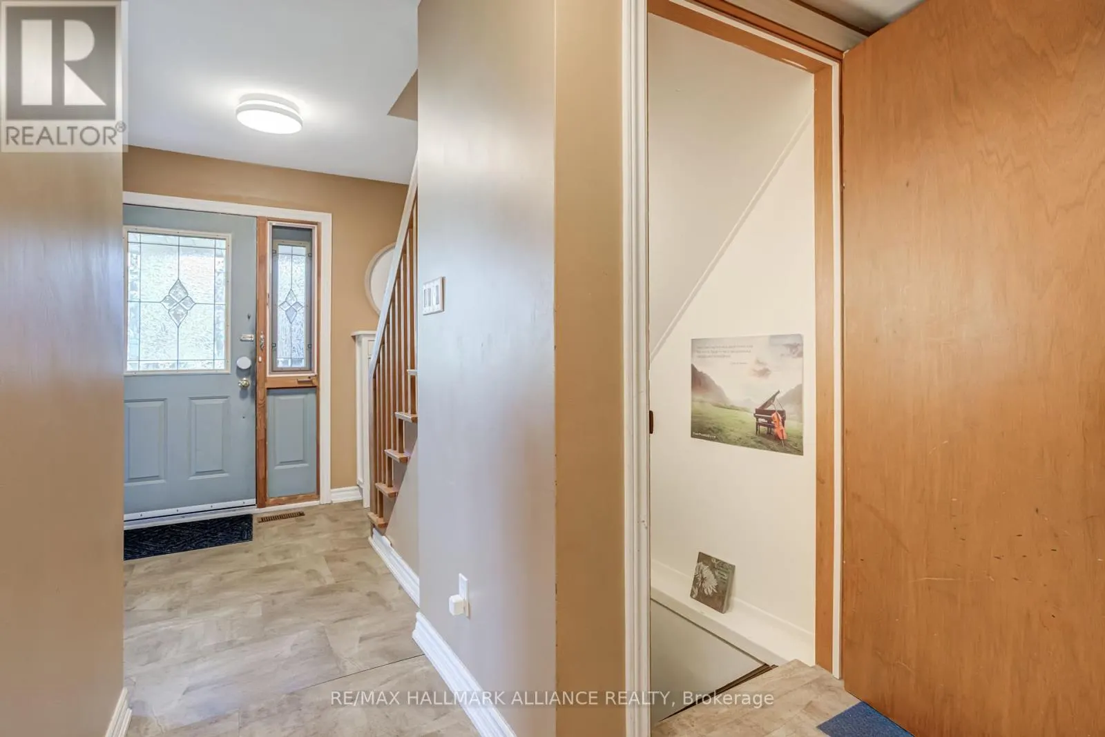 2033 WATER'S EDGE DRIVE