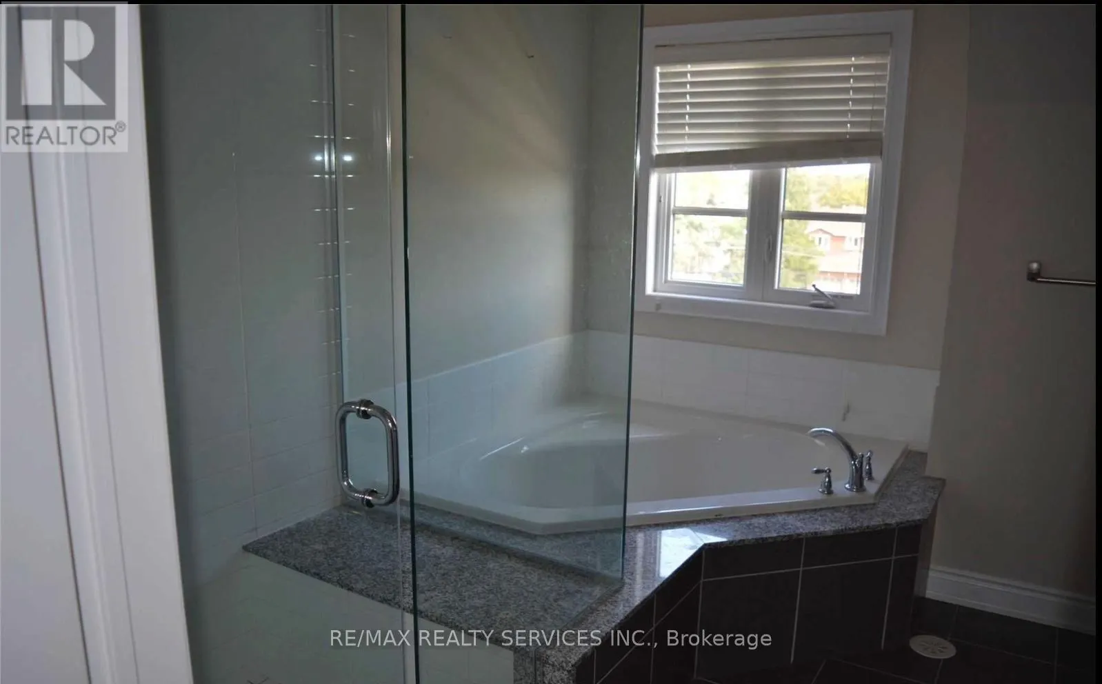 28 - 2184 TRAFALGAR ROAD