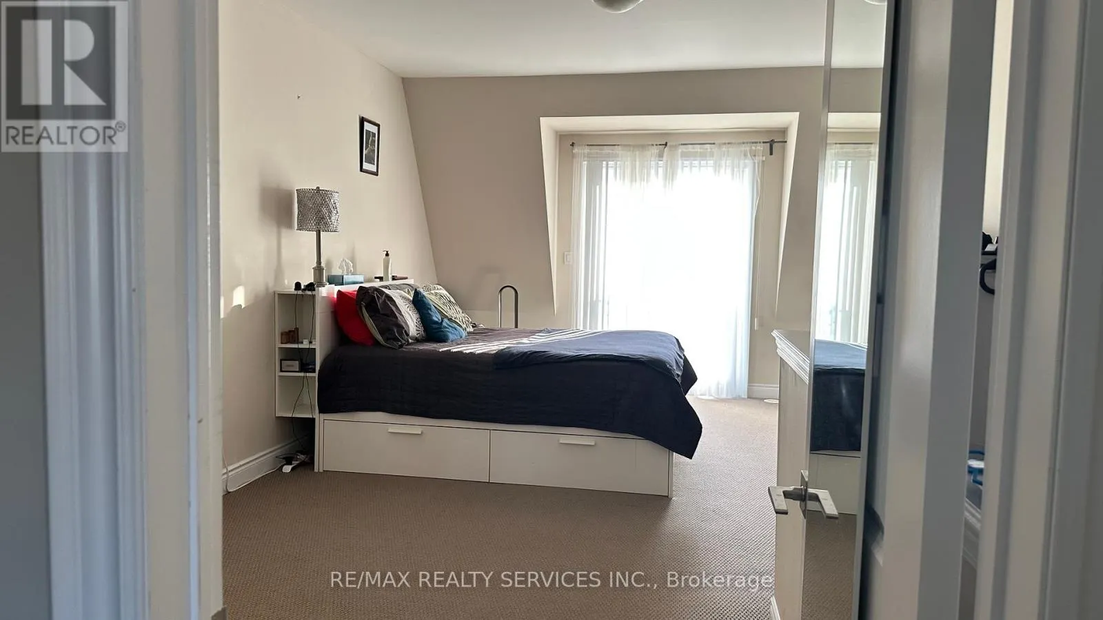 28 - 2184 TRAFALGAR ROAD