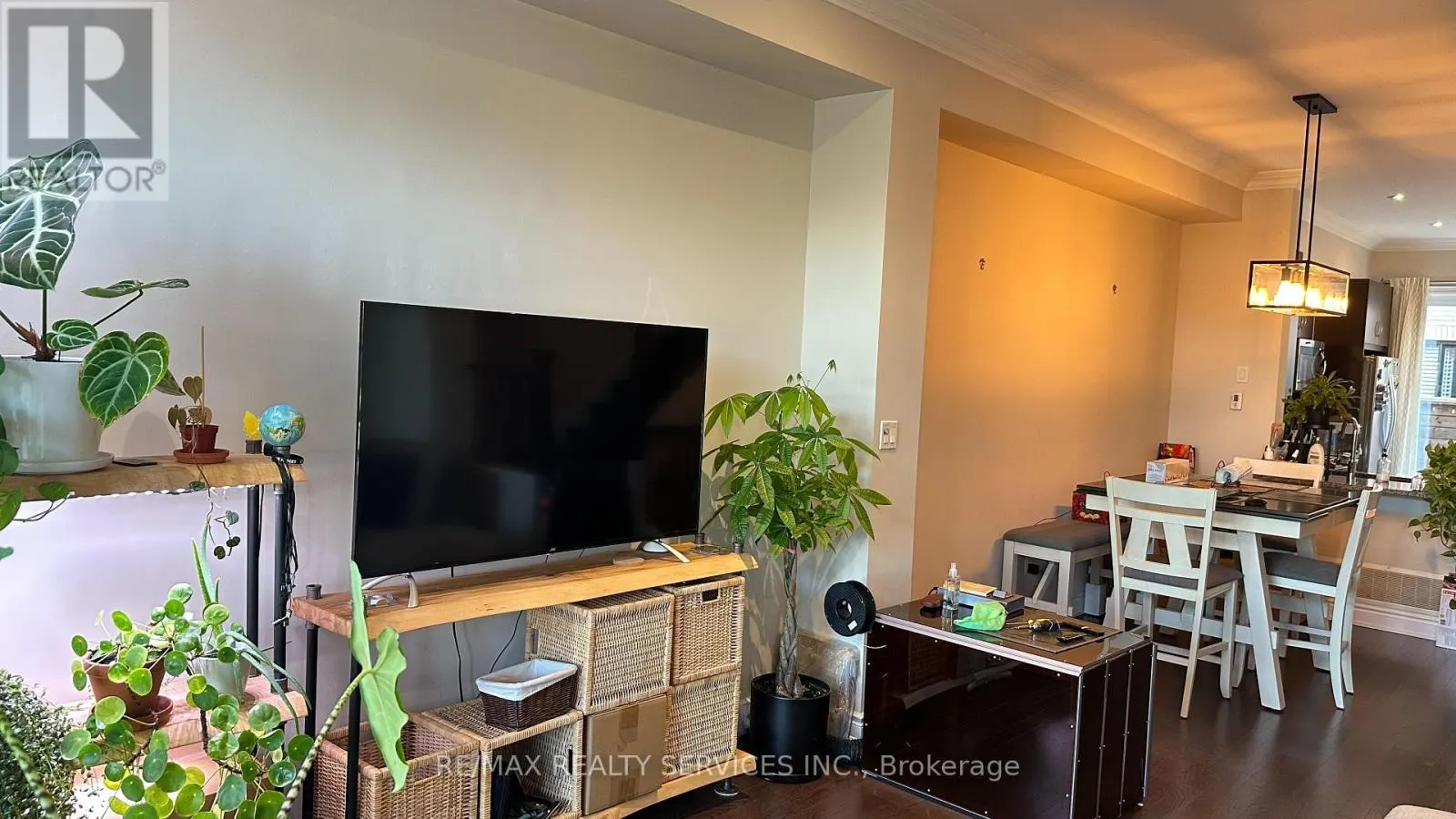 28 - 2184 TRAFALGAR ROAD