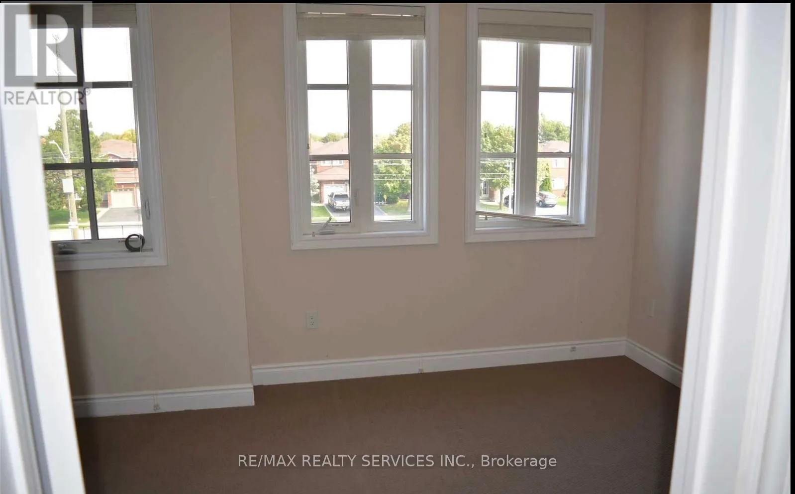 28 - 2184 TRAFALGAR ROAD