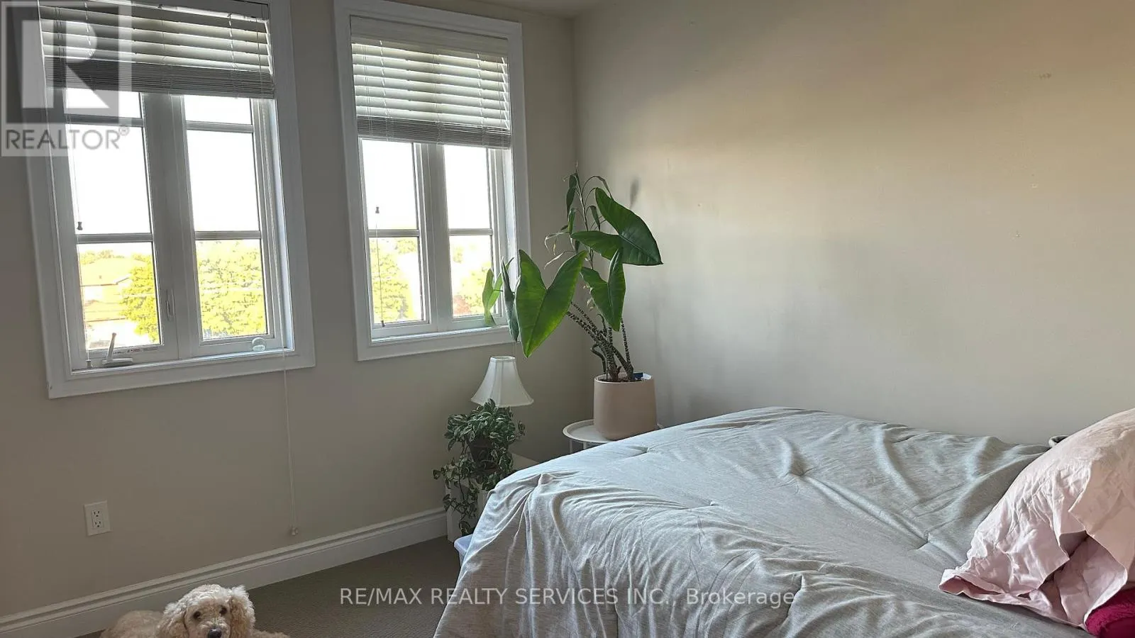 28 - 2184 TRAFALGAR ROAD