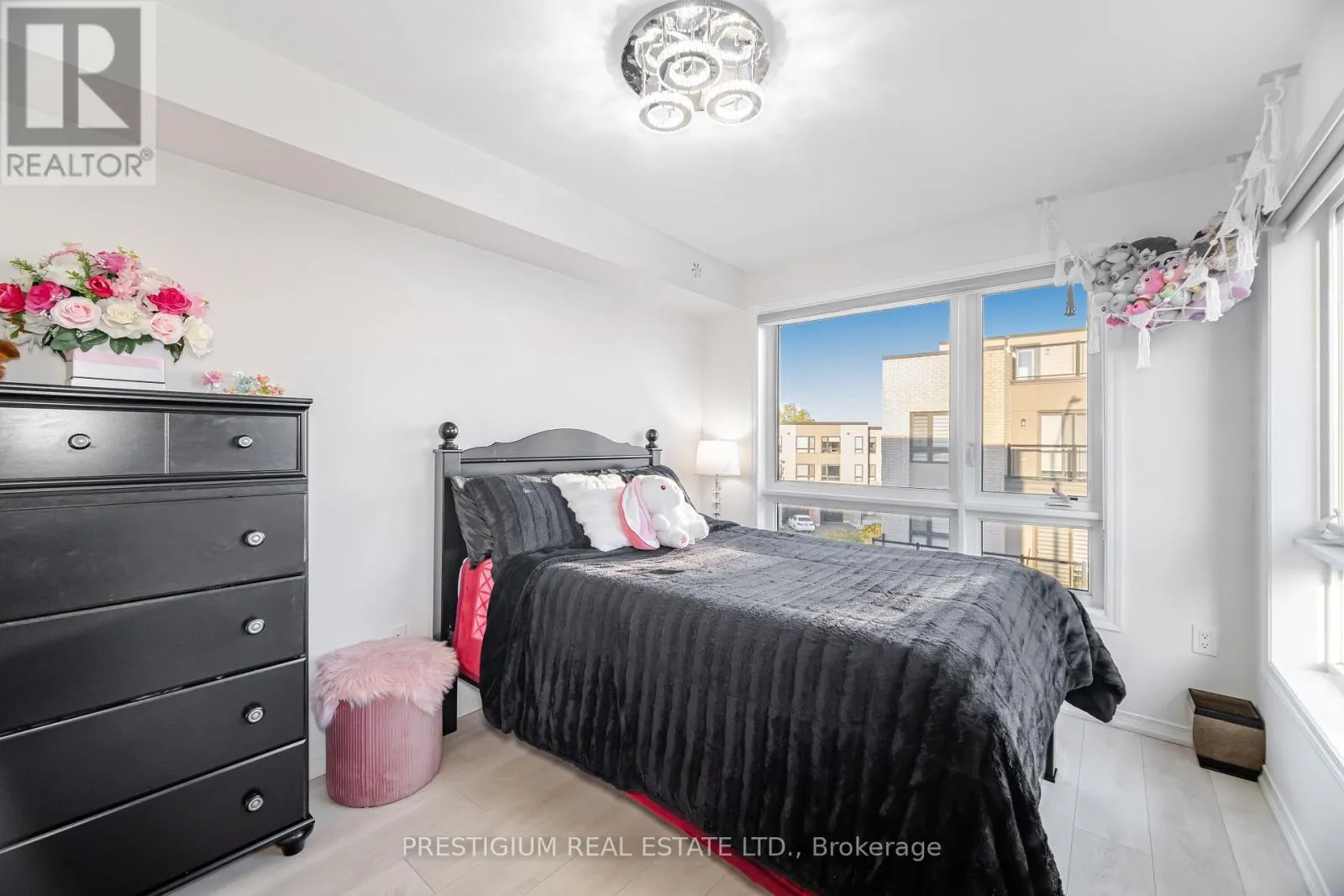 3 - 22 HUMBERWOOD BOULEVARD