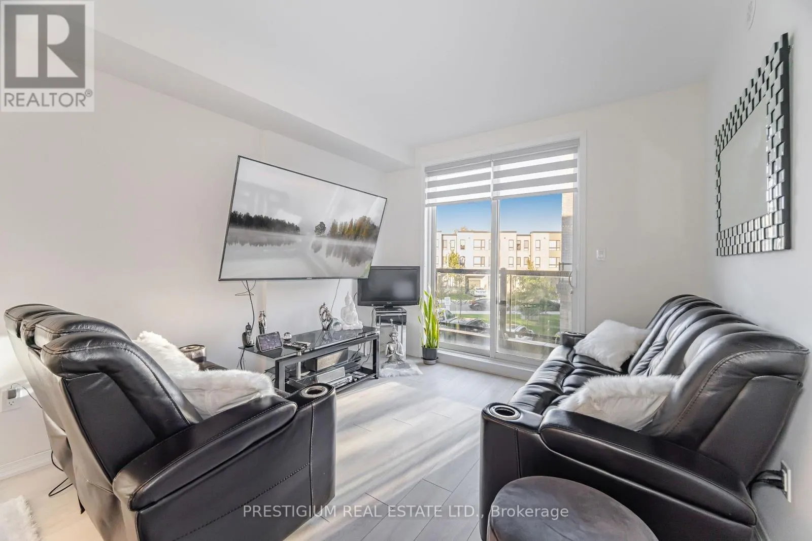 3 - 22 HUMBERWOOD BOULEVARD
