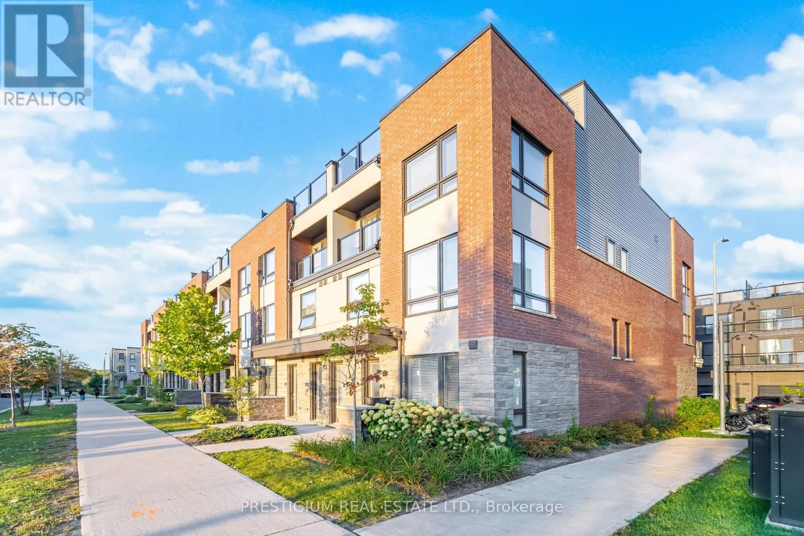 3 - 22 HUMBERWOOD BOULEVARD