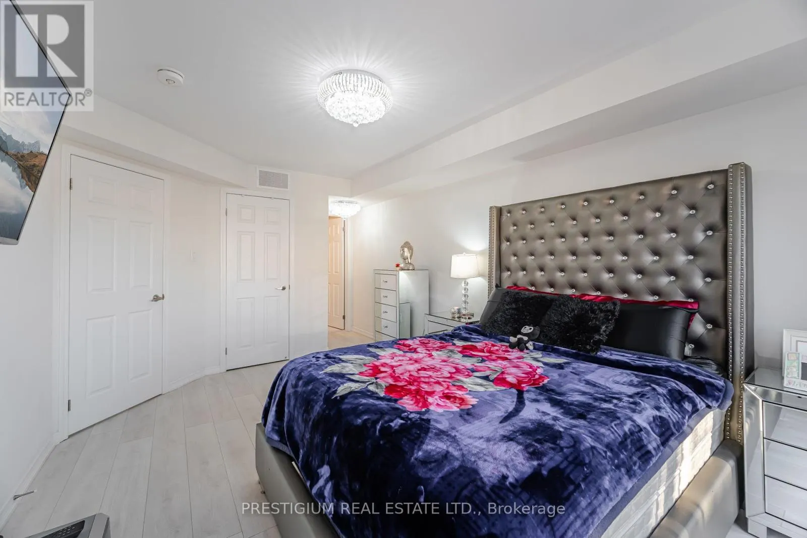 3 - 22 HUMBERWOOD BOULEVARD