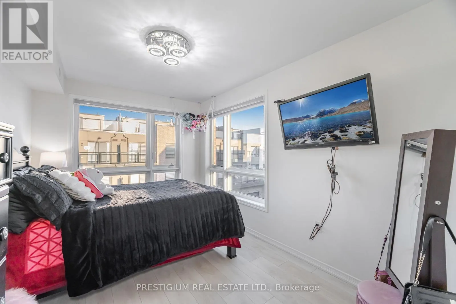3 - 22 HUMBERWOOD BOULEVARD