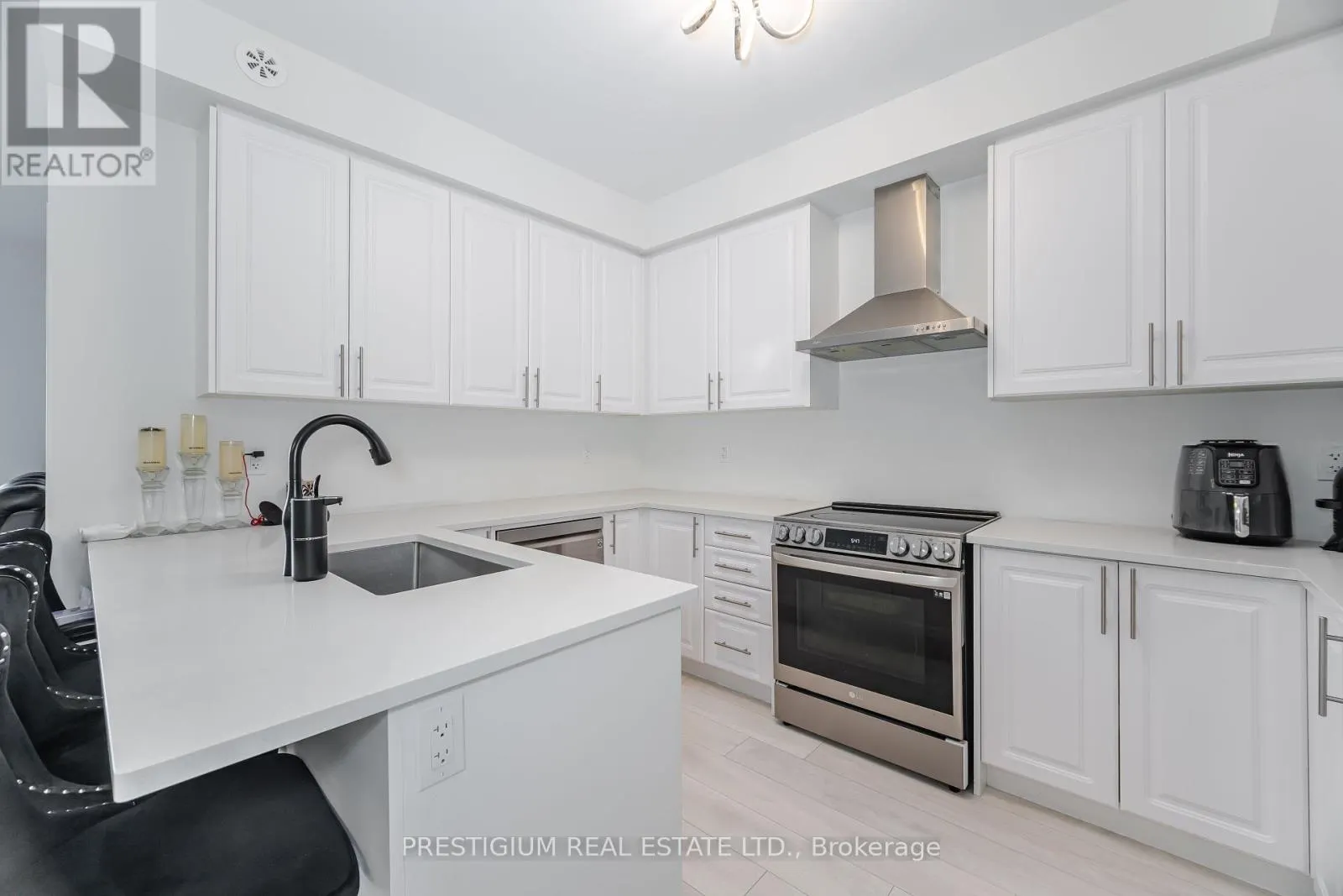 3 - 22 HUMBERWOOD BOULEVARD