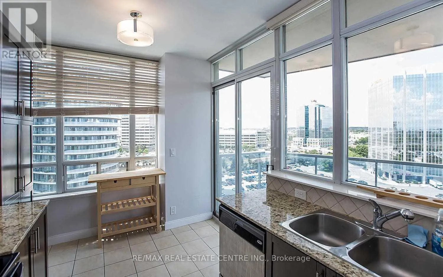 1209 - 80 ABSOLUTE AVENUE