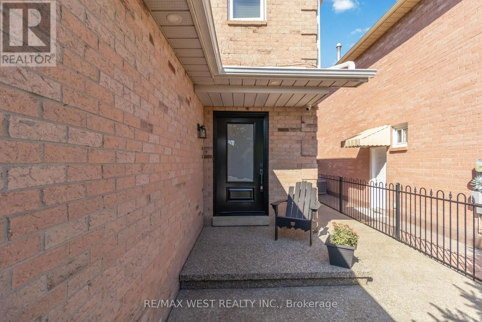 440 BLUESKY CRESCENT