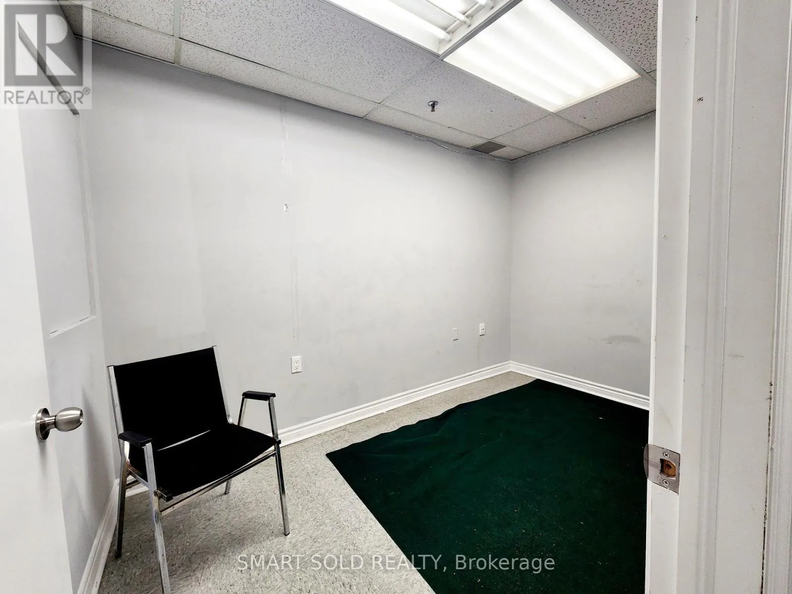 016 - 2428 ISLINGTON AVENUE